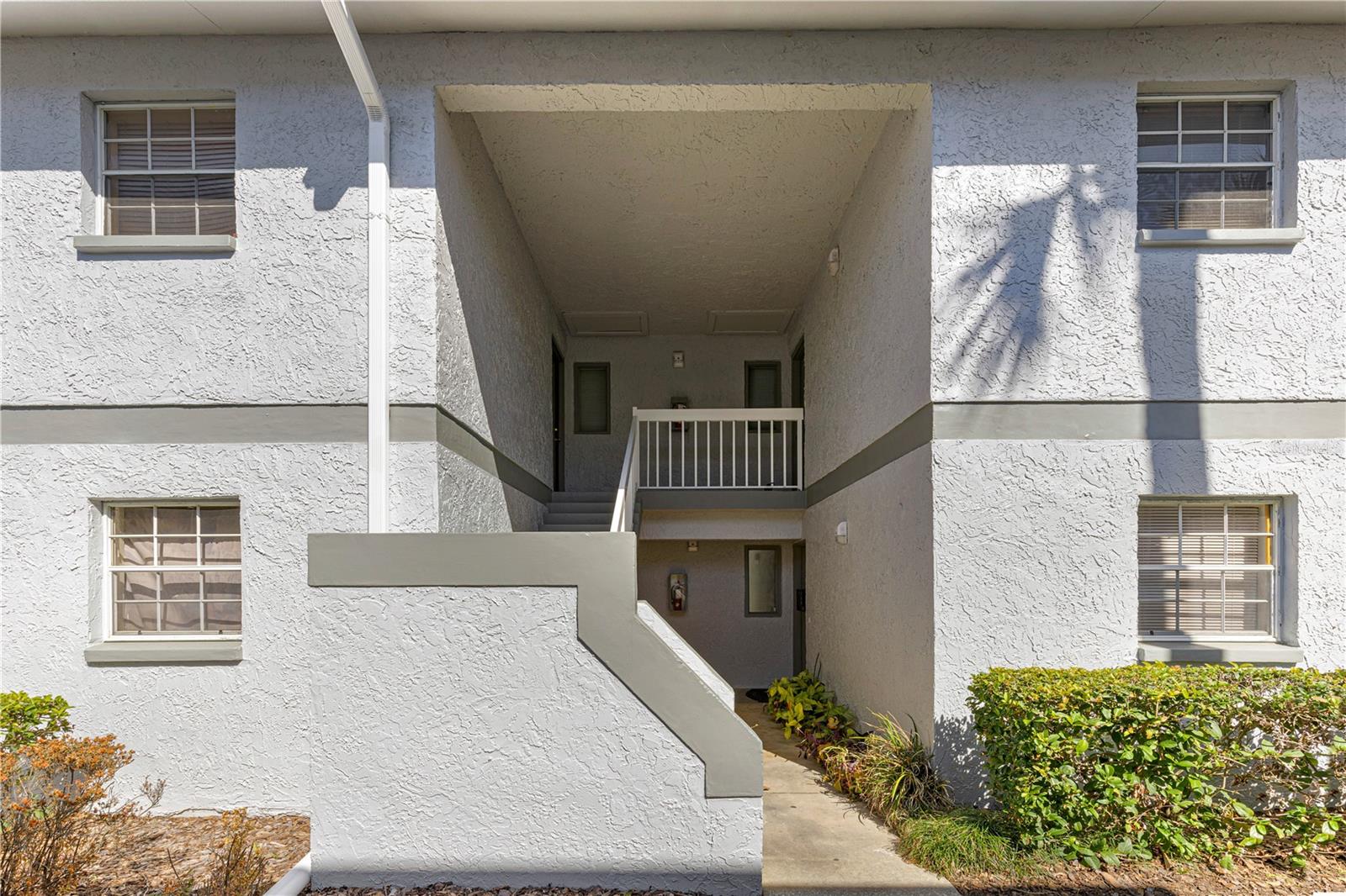 588 FAIRWAYS LANE E201