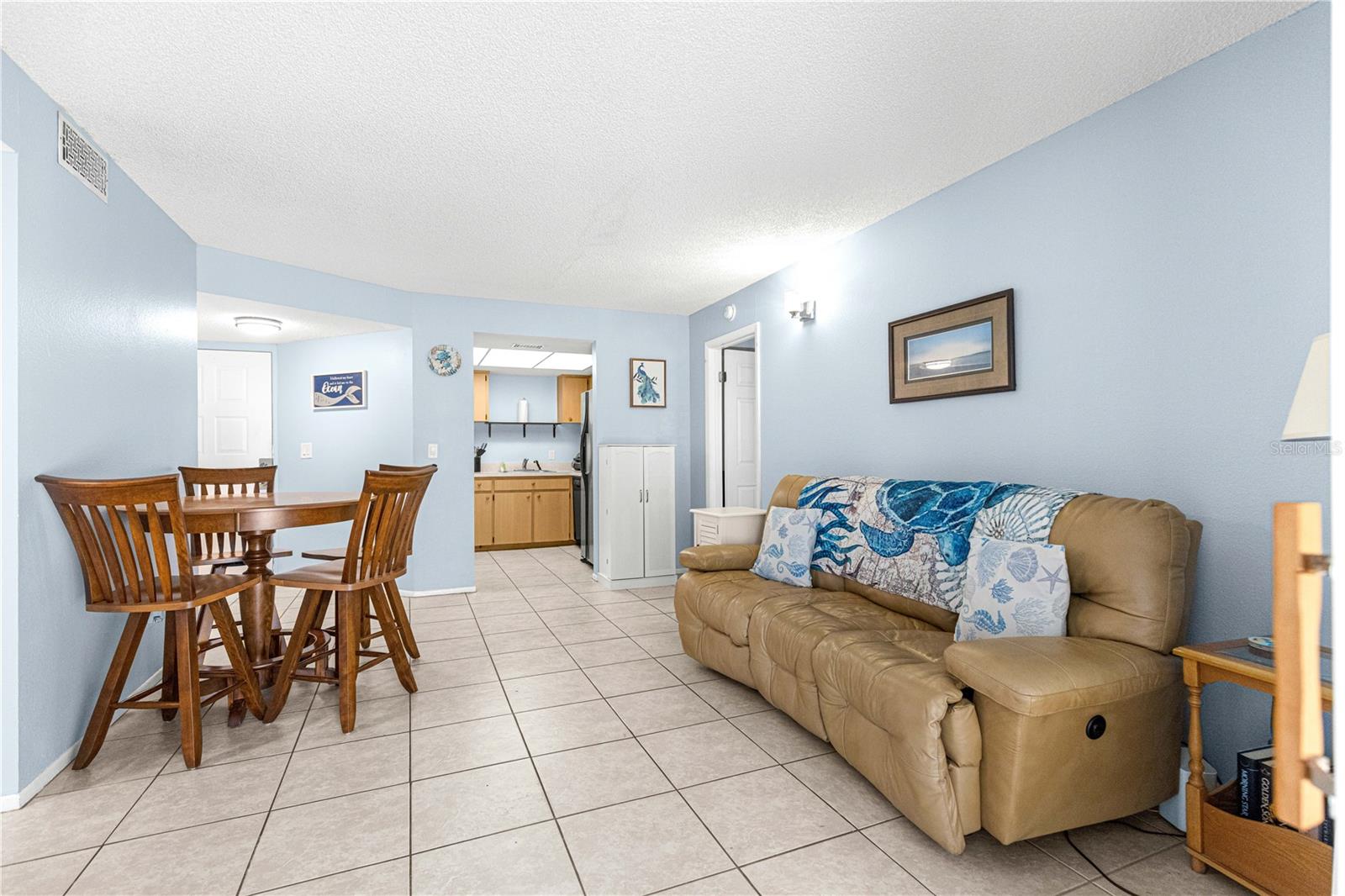 588 FAIRWAYS LANE E201