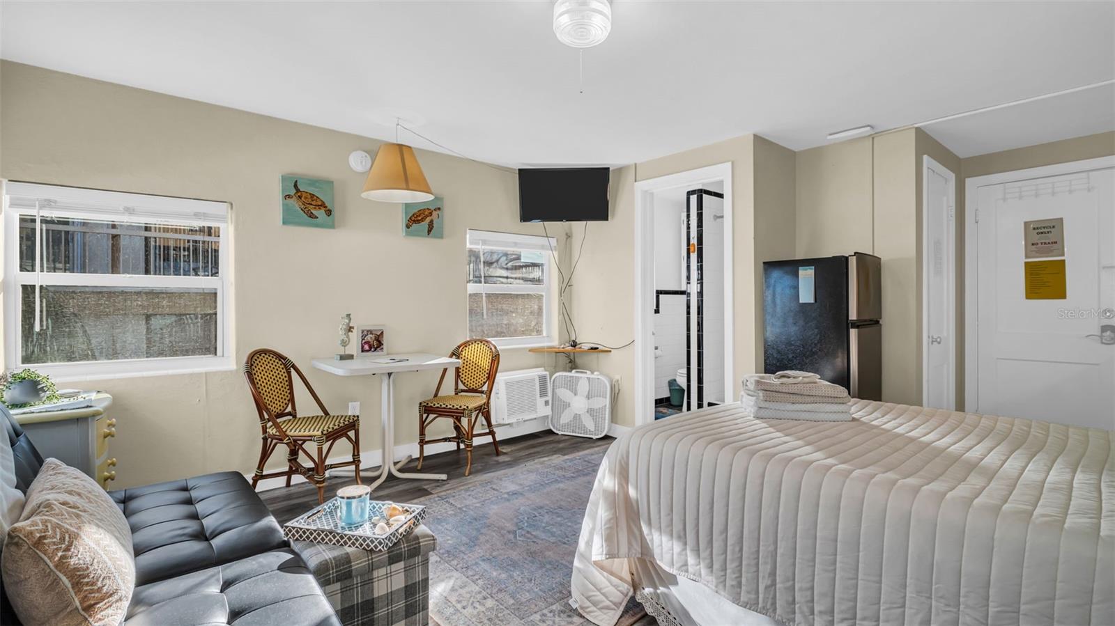 483 E SHORE DRIVE D3