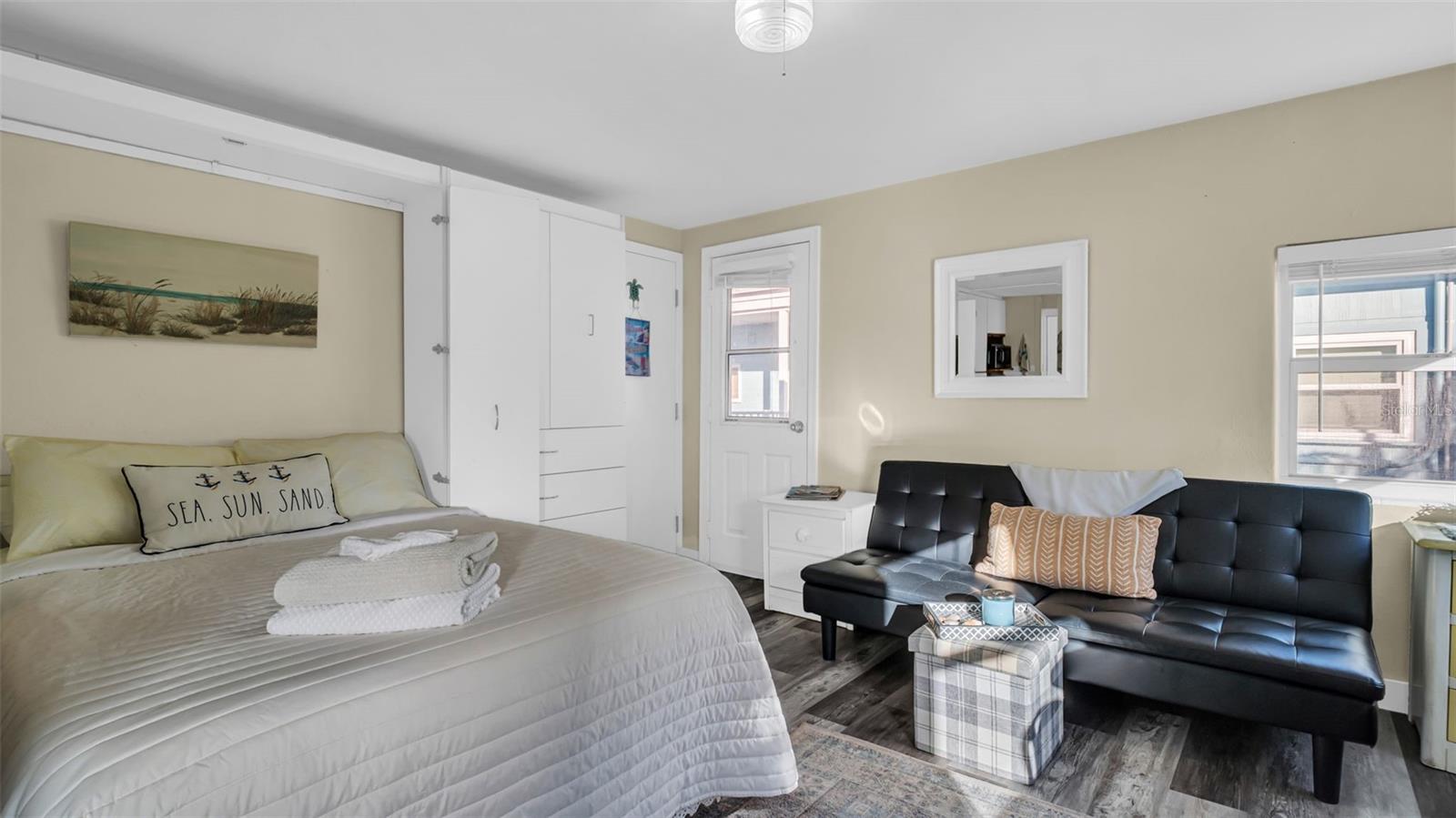 483 E SHORE DRIVE D3