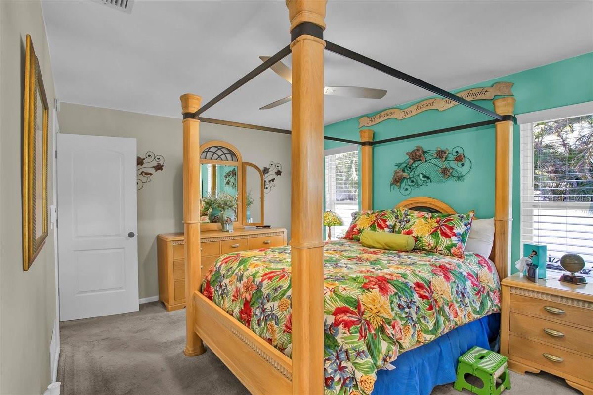 OAKDALE MANOR - Residential