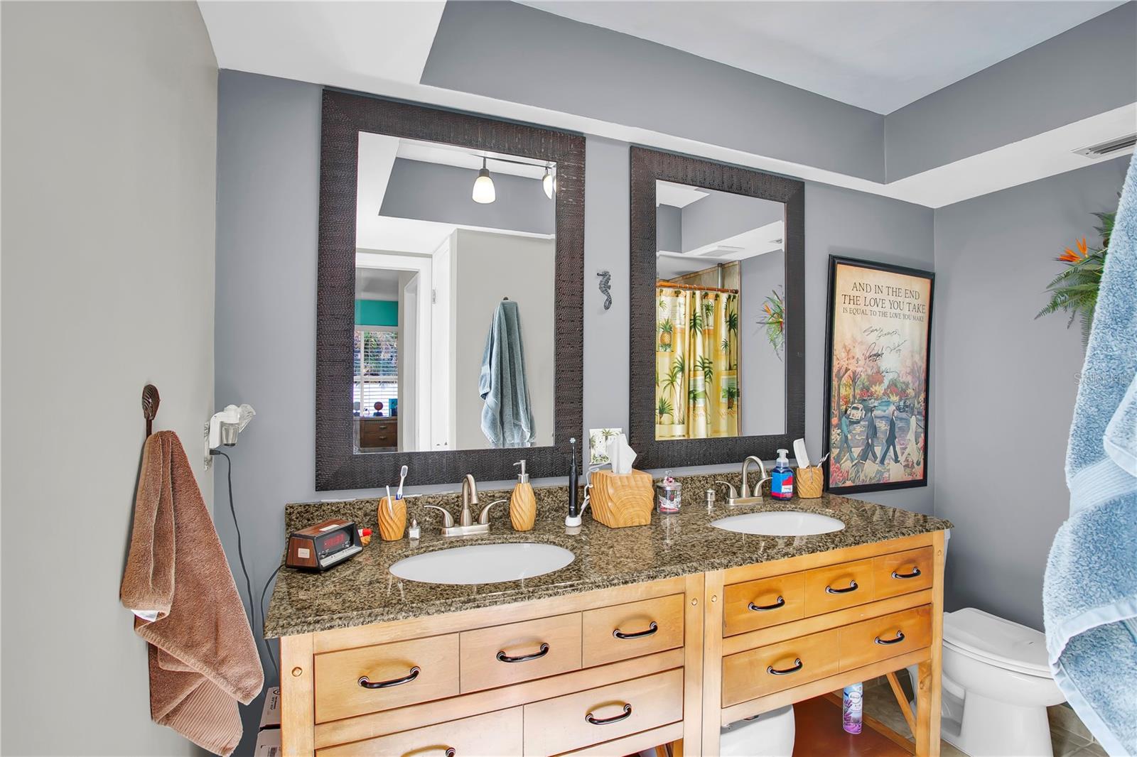 OAKDALE MANOR - Residential