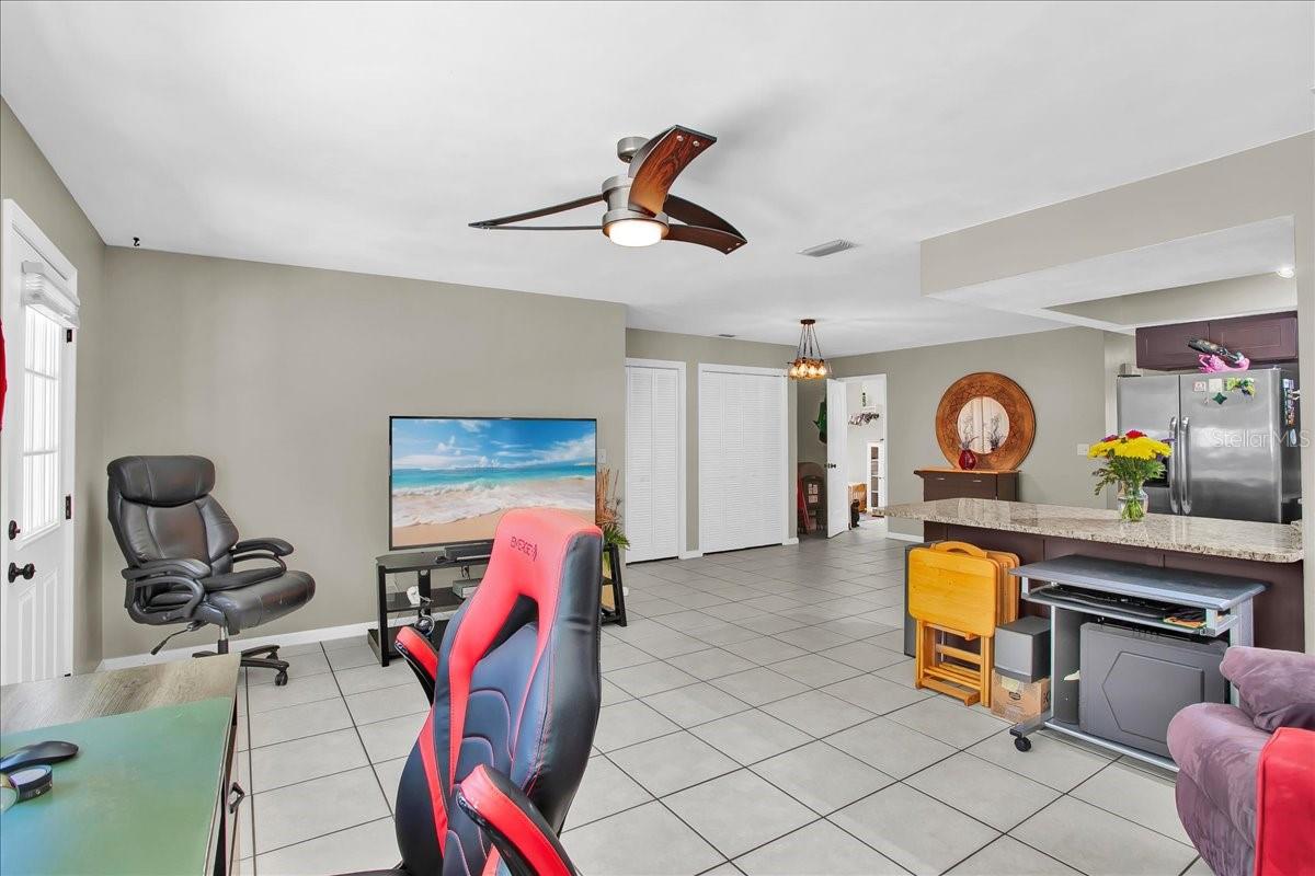 OAKDALE MANOR - Residential