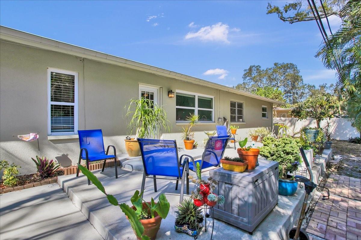 OAKDALE MANOR - Residential