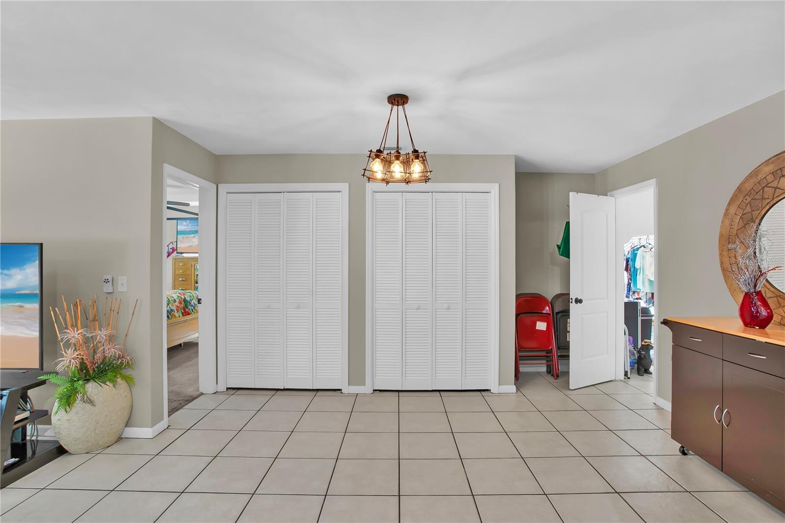 OAKDALE MANOR - Residential