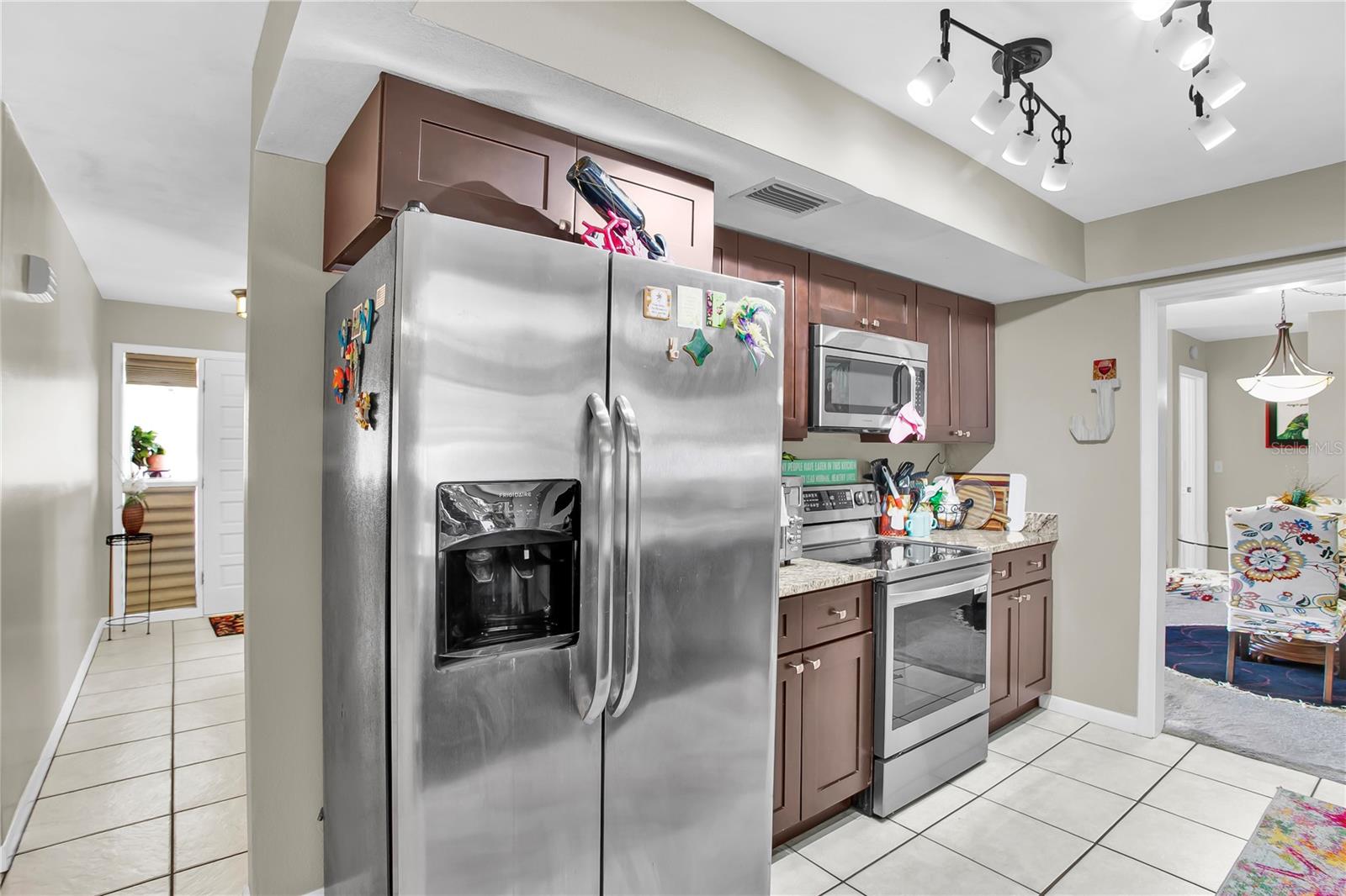 OAKDALE MANOR - Residential