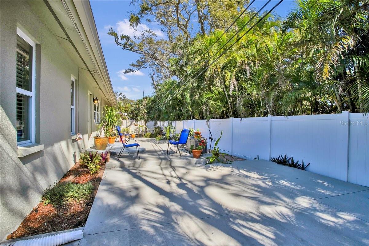 OAKDALE MANOR - Residential