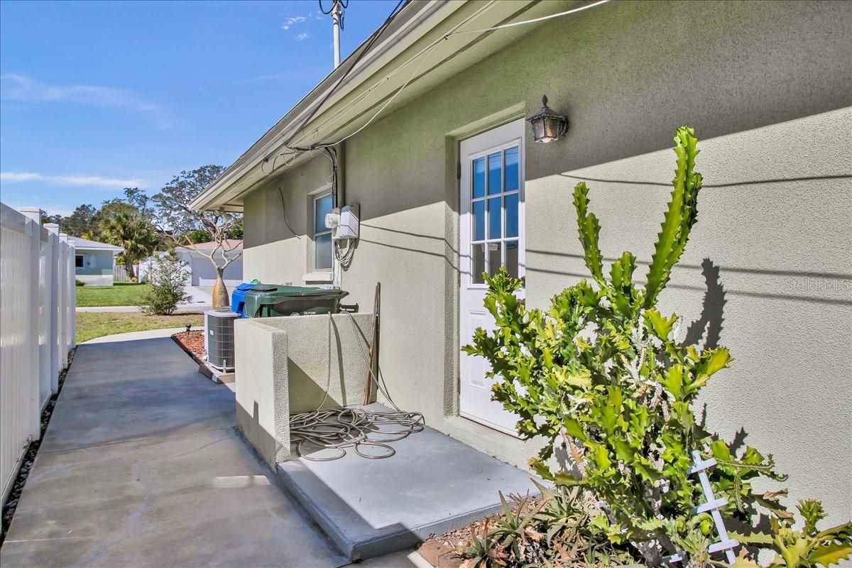 OAKDALE MANOR - Residential