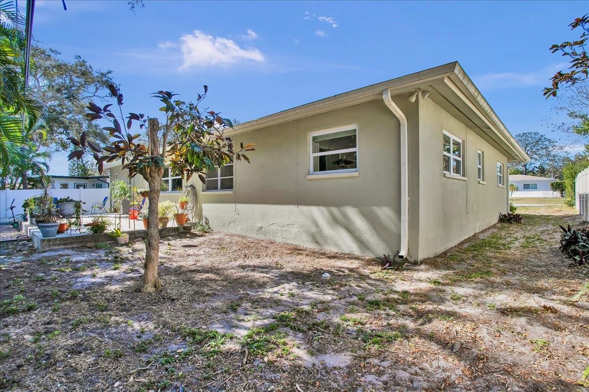 OAKDALE MANOR - Residential