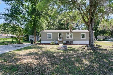Photo of 10787 SW 112th Avenue, Dunnellon, FL 34432 (MLS # OM723649)