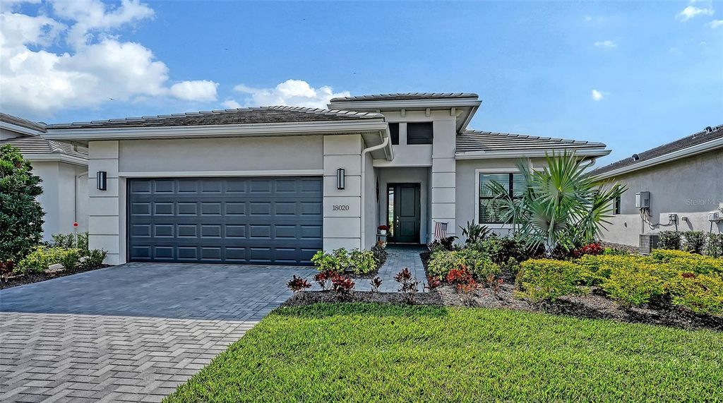 Photo of 18020 Cresswind Terrace, Bradenton, FL 34211 (MLS # A4682904)