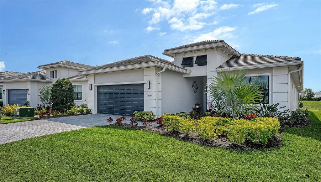 Photo of 18020 Cresswind Terrace, Bradenton, FL 34211 (MLS # A4682904)
