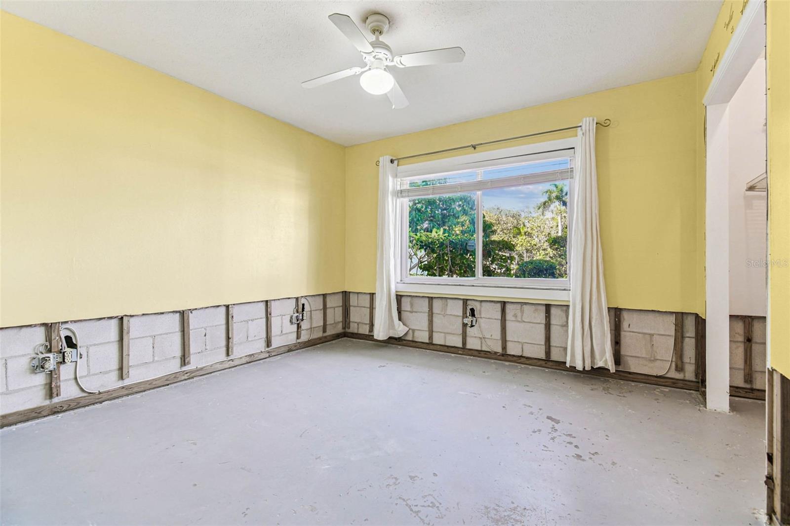 VENETIAN SHORES UNIT 1 - Residential