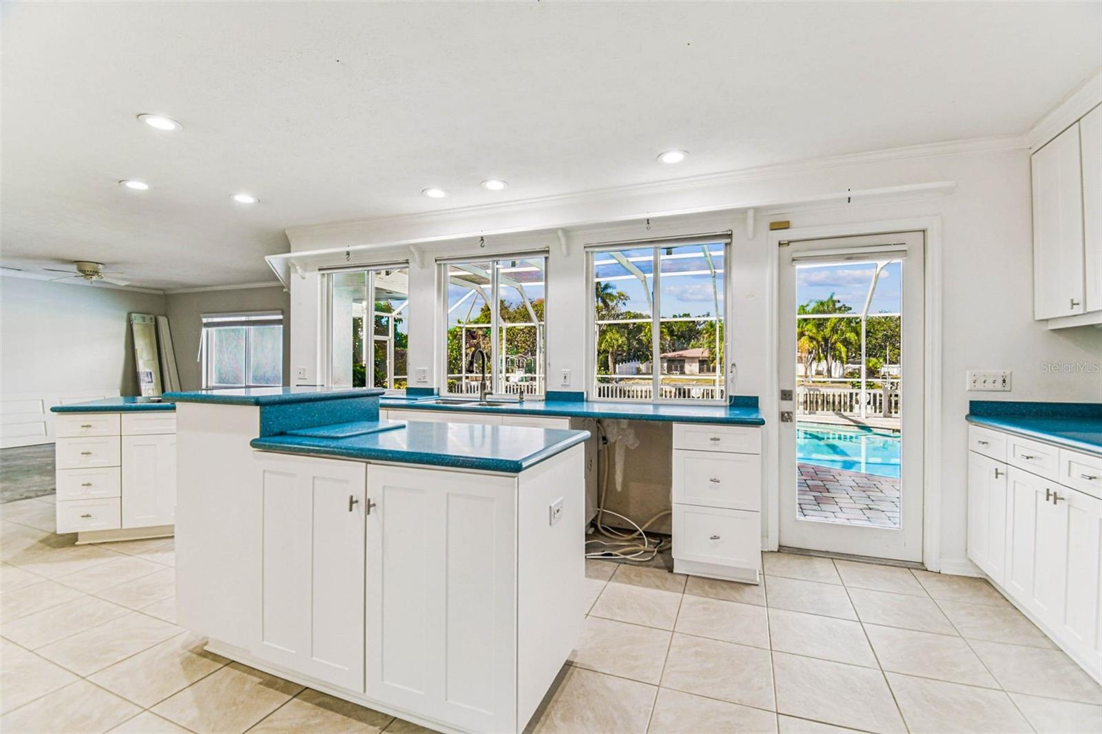 VENETIAN SHORES UNIT 1 - Residential