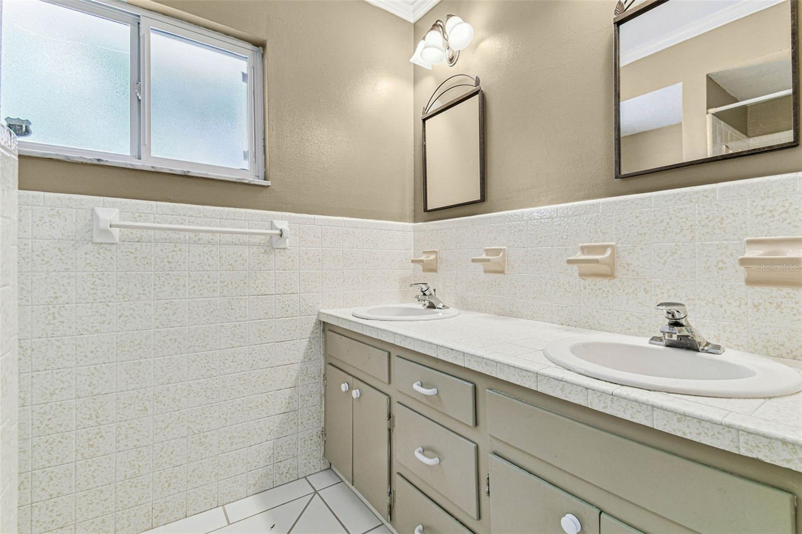VENETIAN SHORES UNIT 1 - Residential