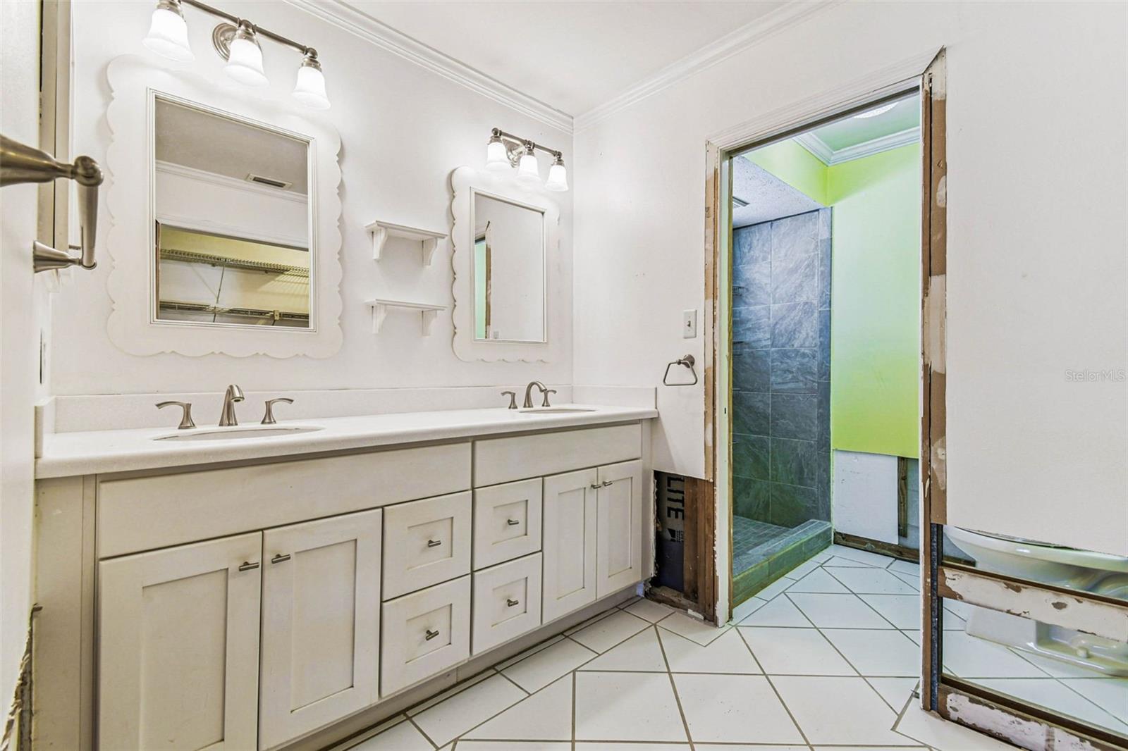 VENETIAN SHORES UNIT 1 - Residential