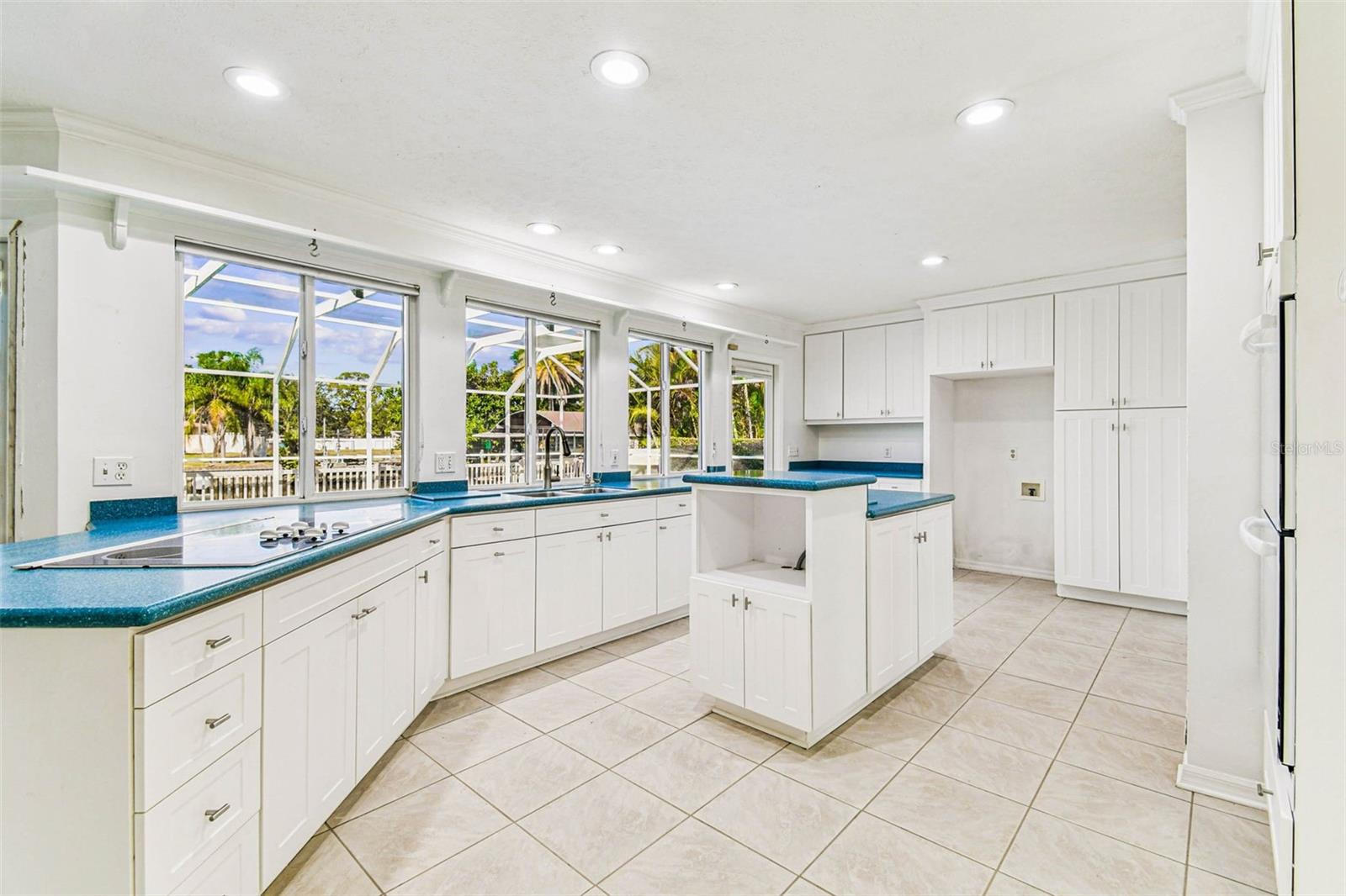 VENETIAN SHORES UNIT 1 - Residential