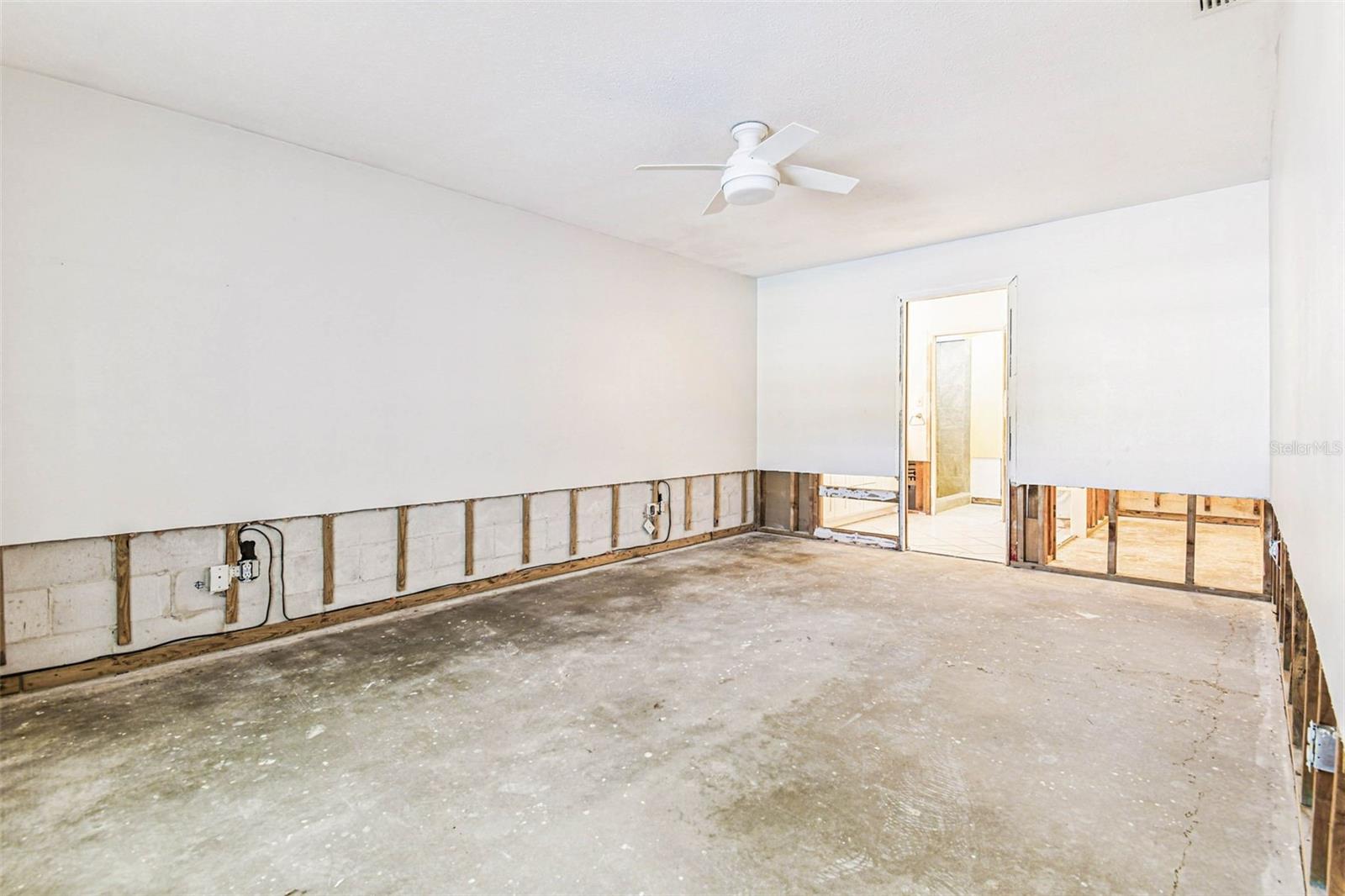VENETIAN SHORES UNIT 1 - Residential