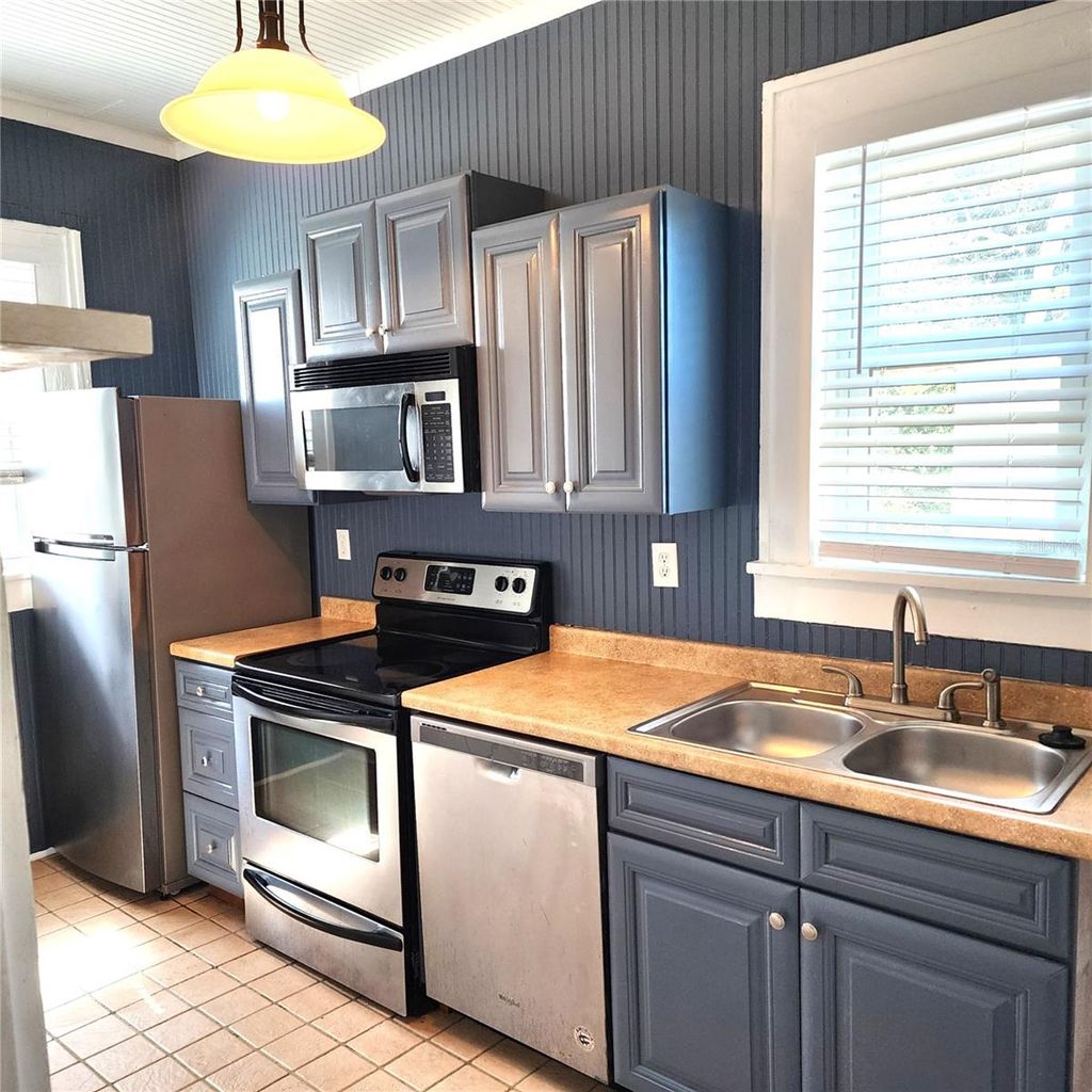 Photo of 2006 Jackson Street N #3, St Petersburg, FL 33704 (MLS # TB8481003)