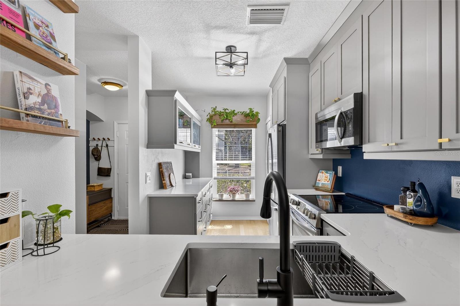 REGENCY KEY TWNHMS - Residential