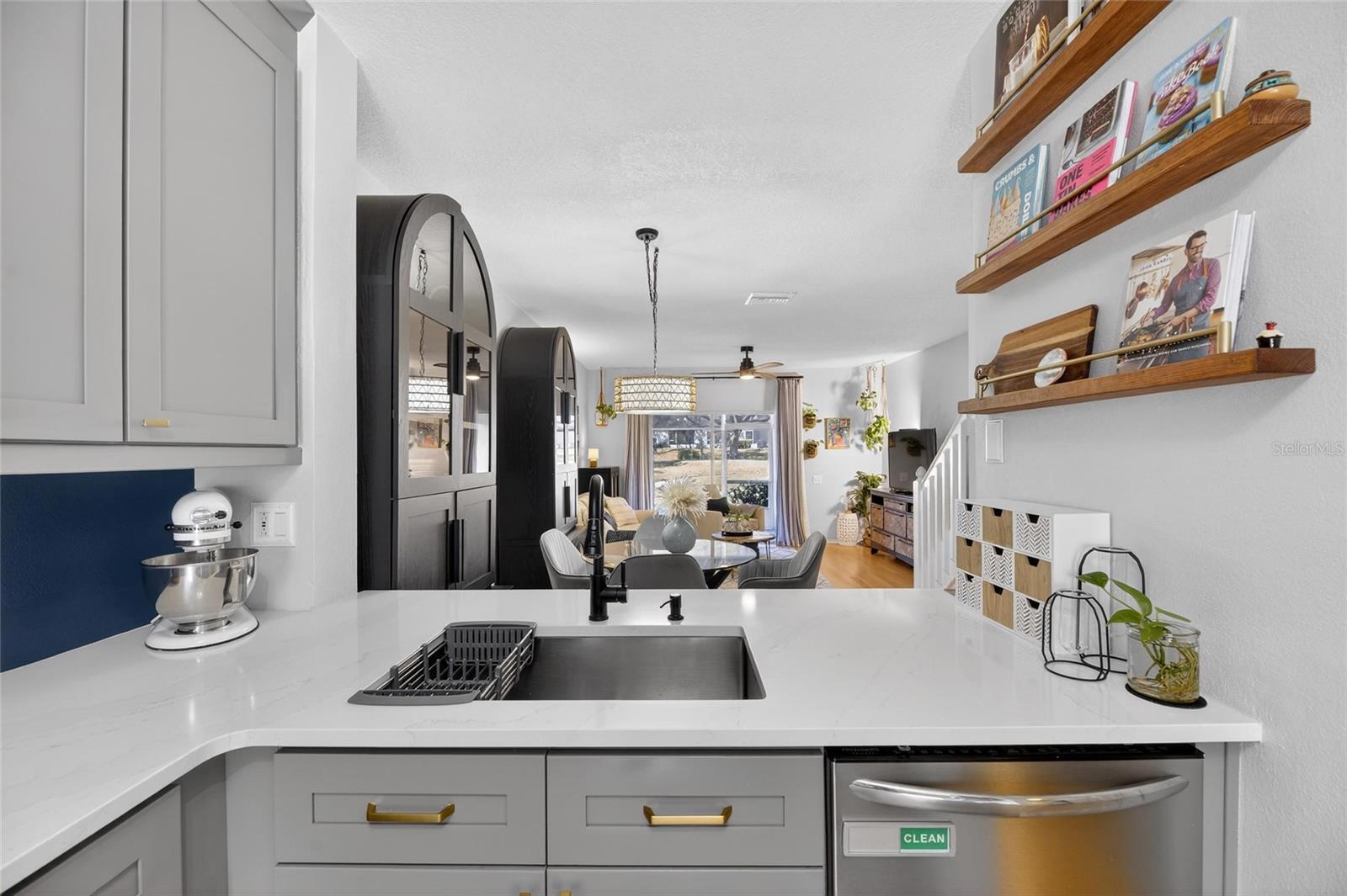 REGENCY KEY TWNHMS - Residential