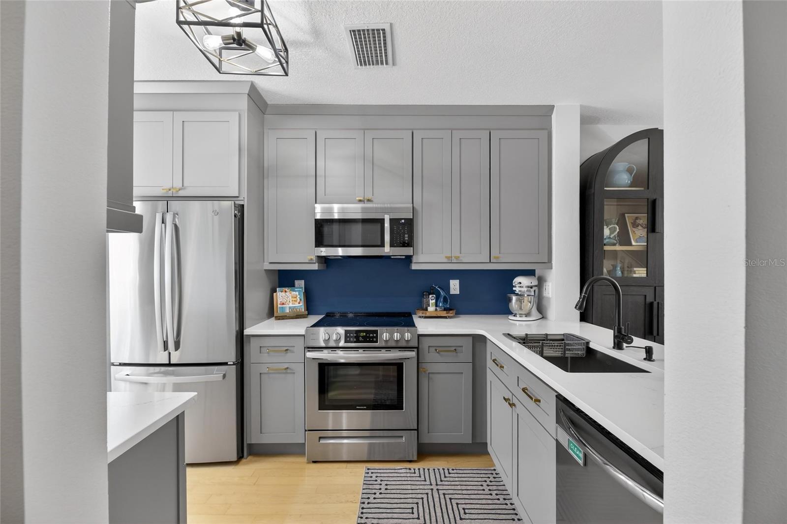 REGENCY KEY TWNHMS - Residential