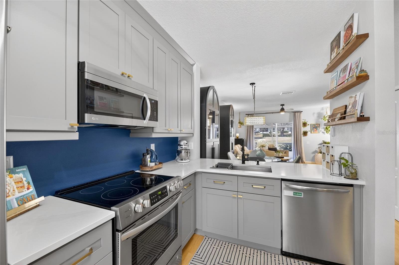 REGENCY KEY TWNHMS - Residential