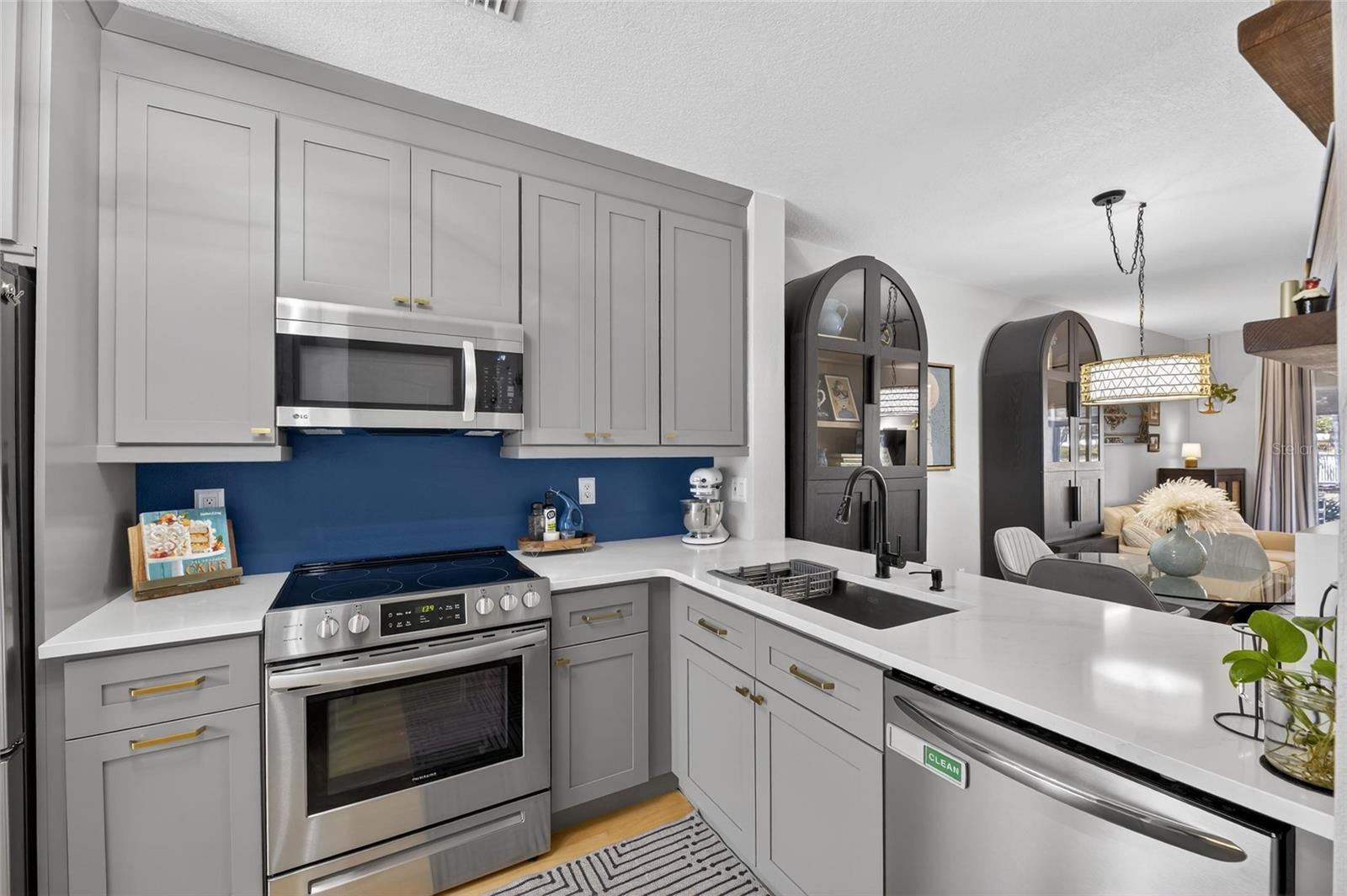 REGENCY KEY TWNHMS - Residential