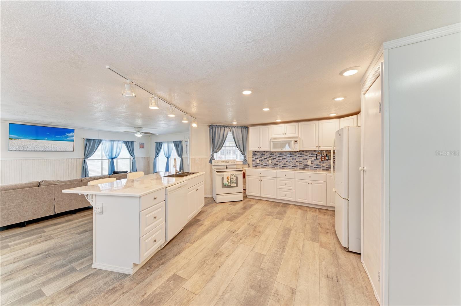 ALAMEDA ISLES - Residential