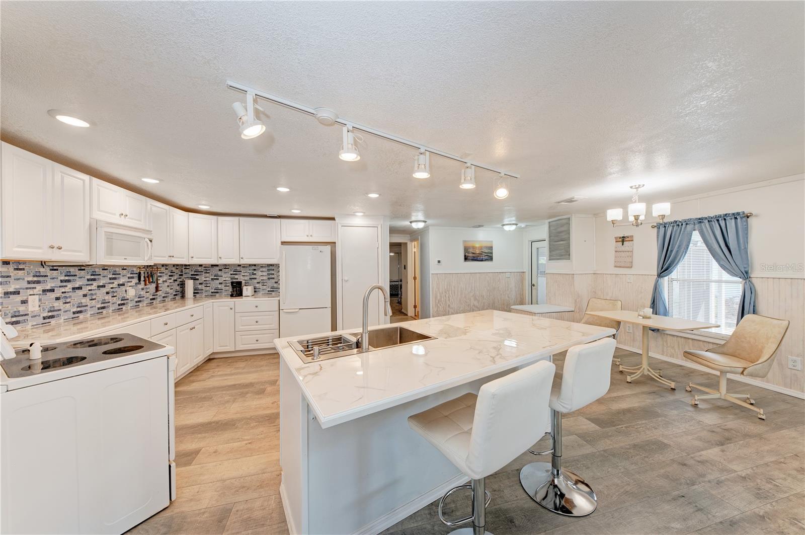 ALAMEDA ISLES - Residential