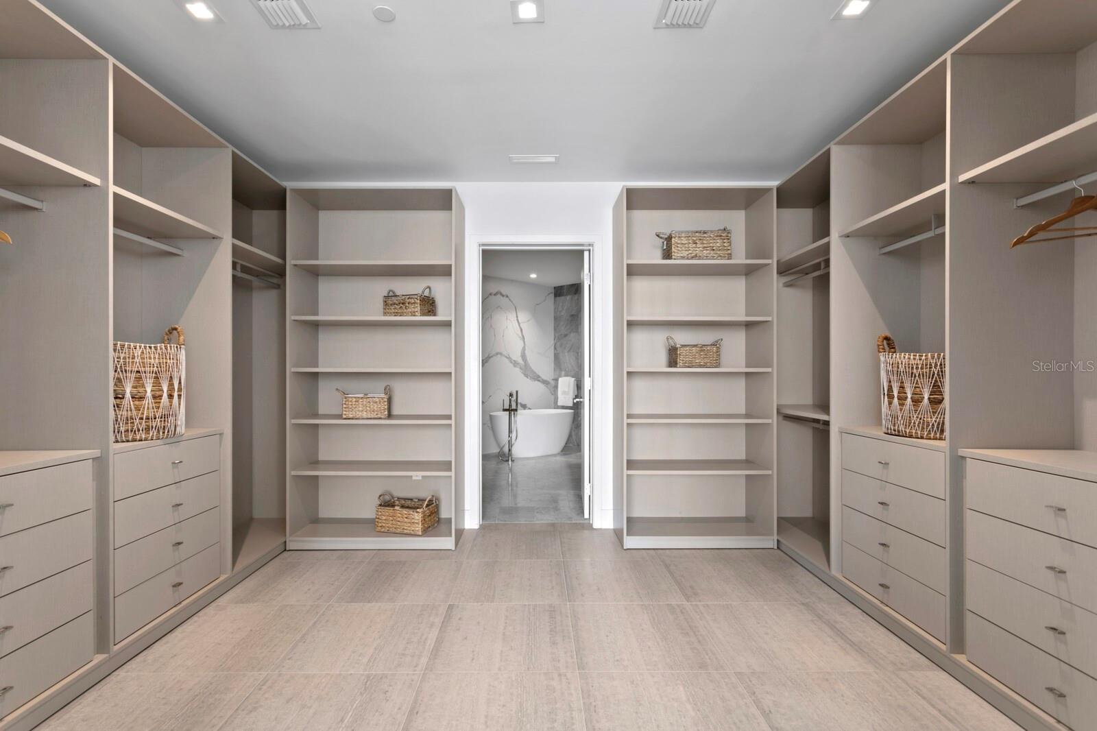 RITZ CARLTON RESIDENCES 3105 BAY OAKS CONDO PLC - Residential