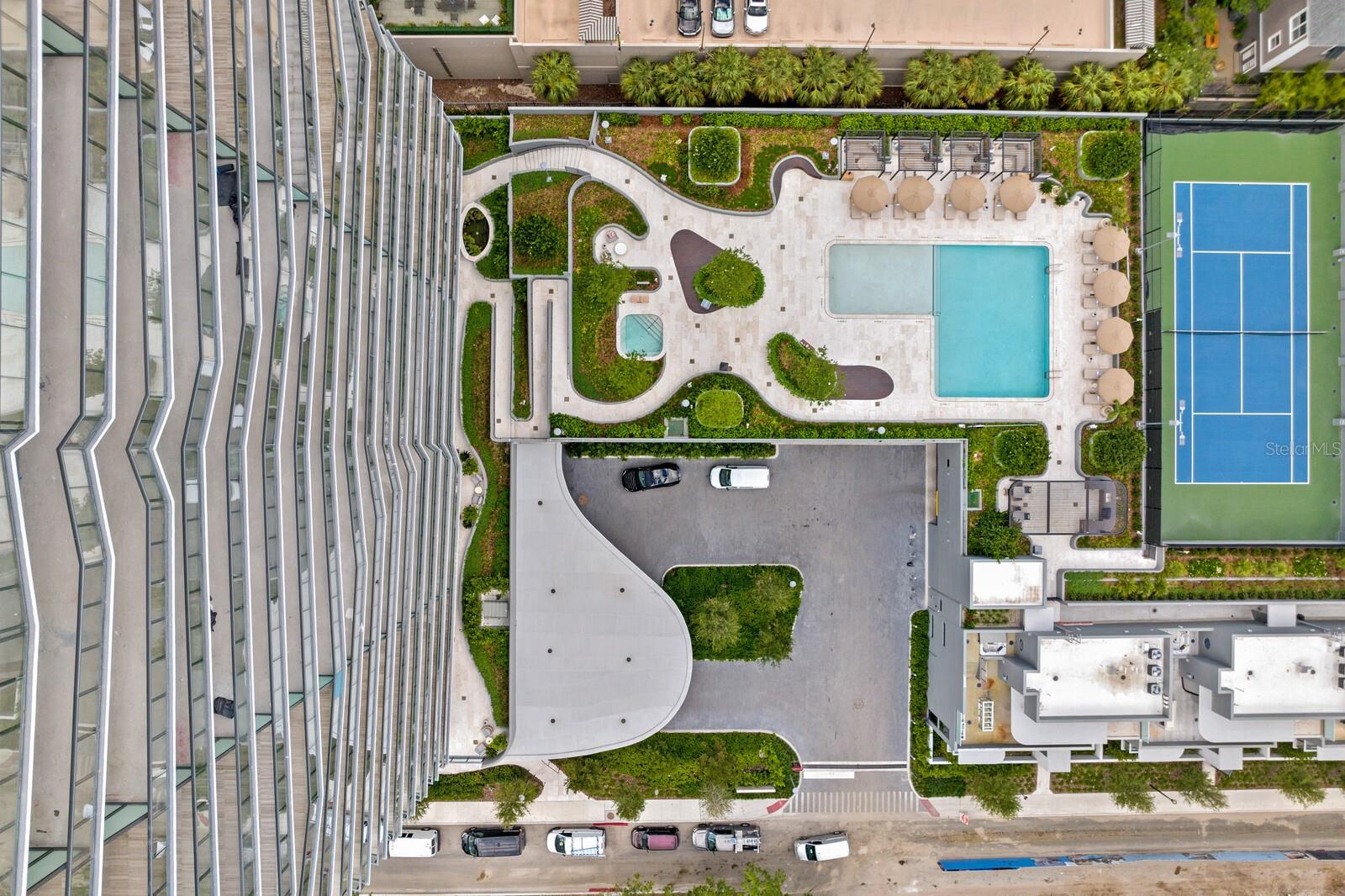 RITZ CARLTON RESIDENCES 3105 BAY OAKS CONDO PLC - Residential