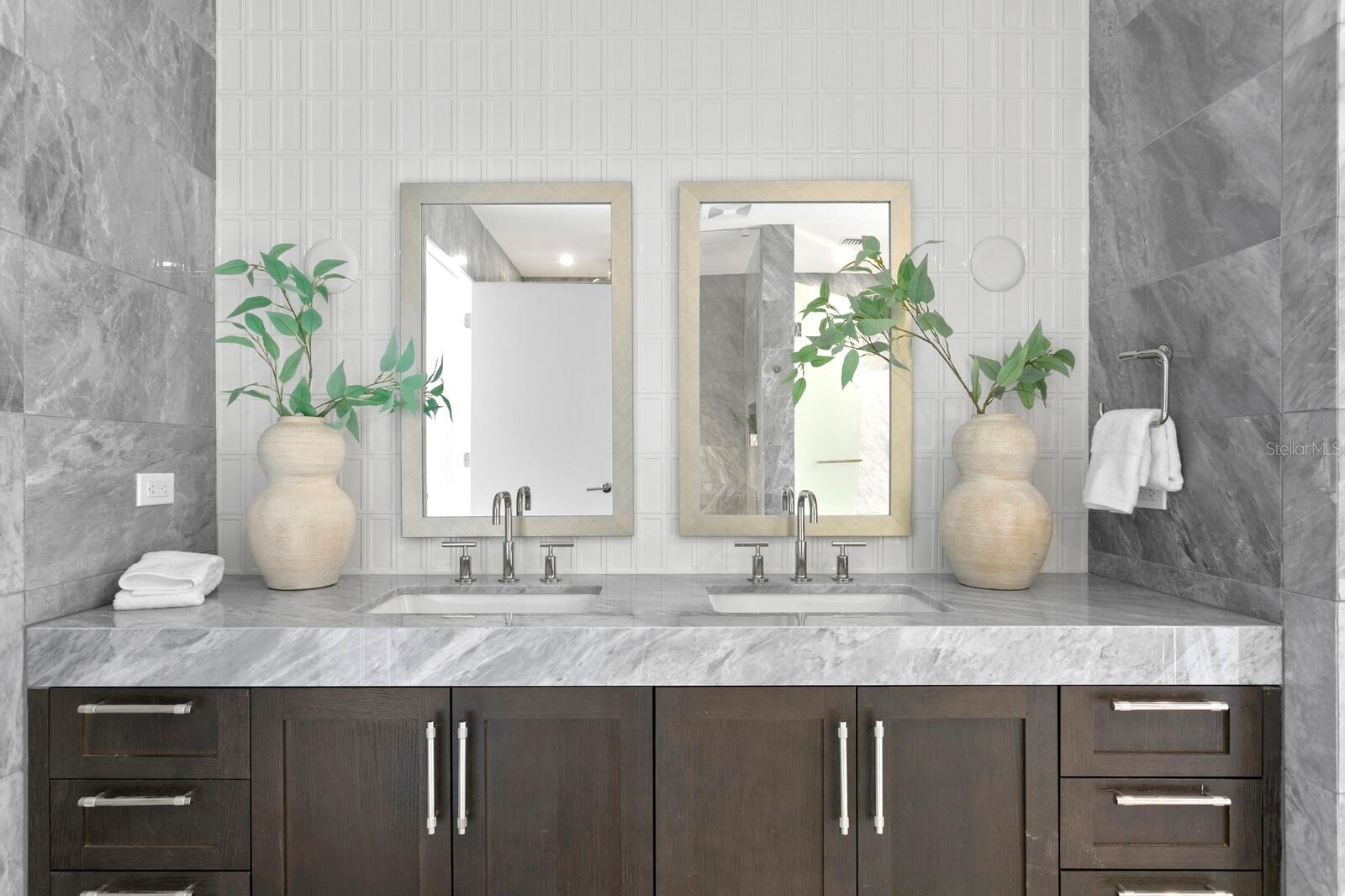 RITZ CARLTON RESIDENCES 3105 BAY OAKS CONDO PLC - Residential