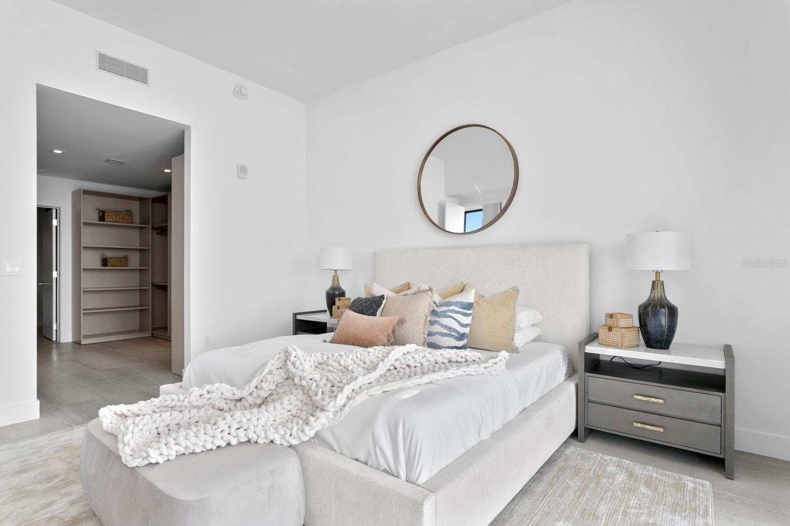 RITZ CARLTON RESIDENCES 3105 BAY OAKS CONDO PLC - Residential