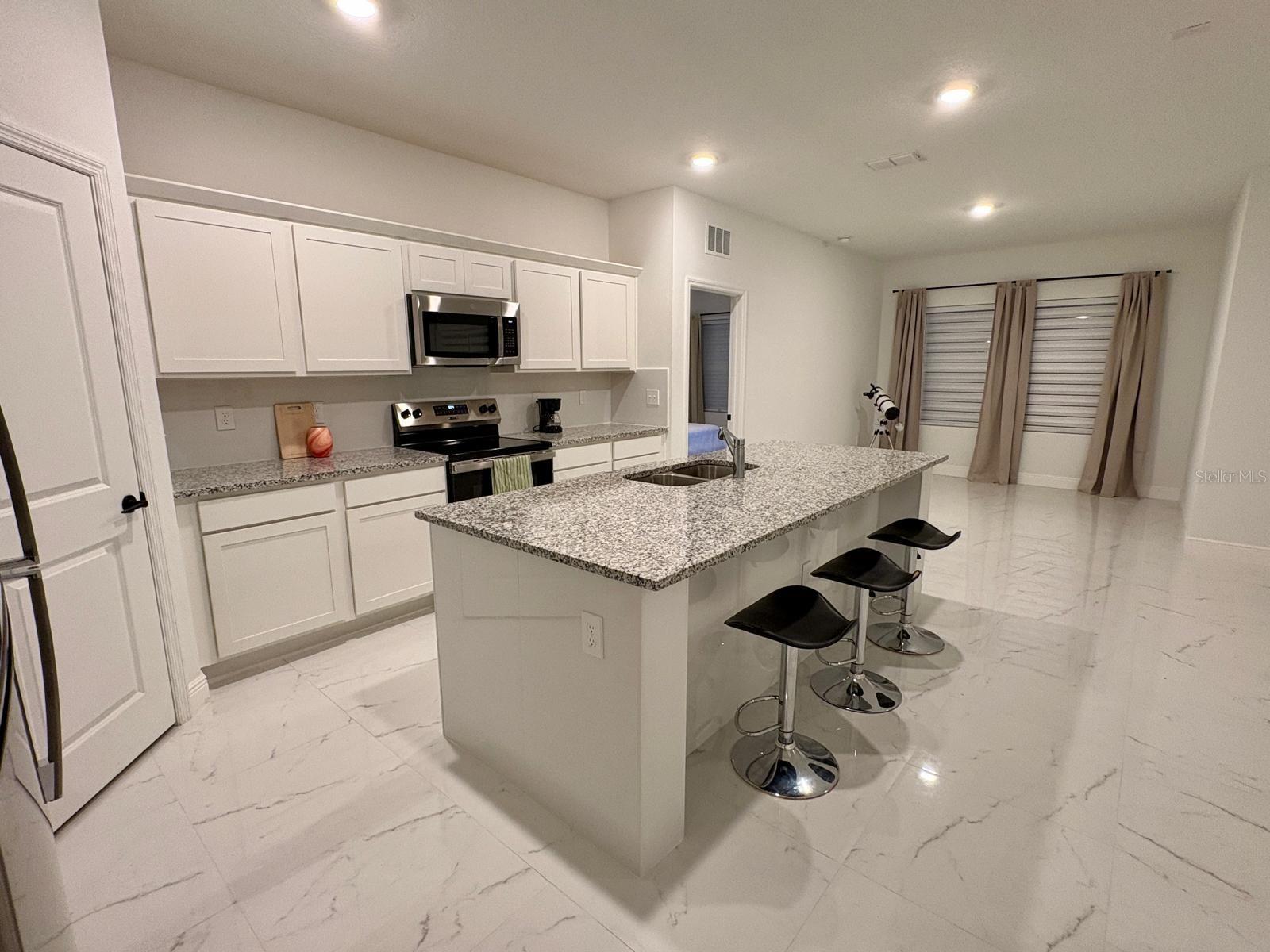 SUNSET HILLS - Residential Lease