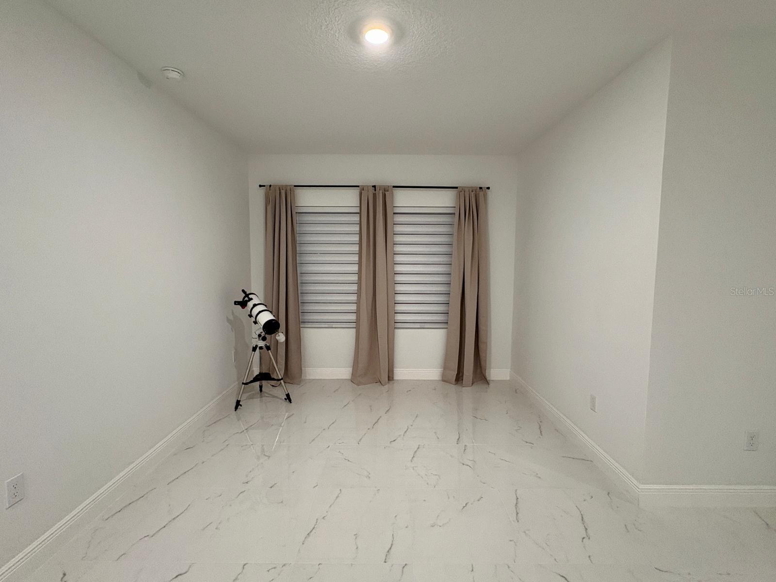 SUNSET HILLS - Residential Lease