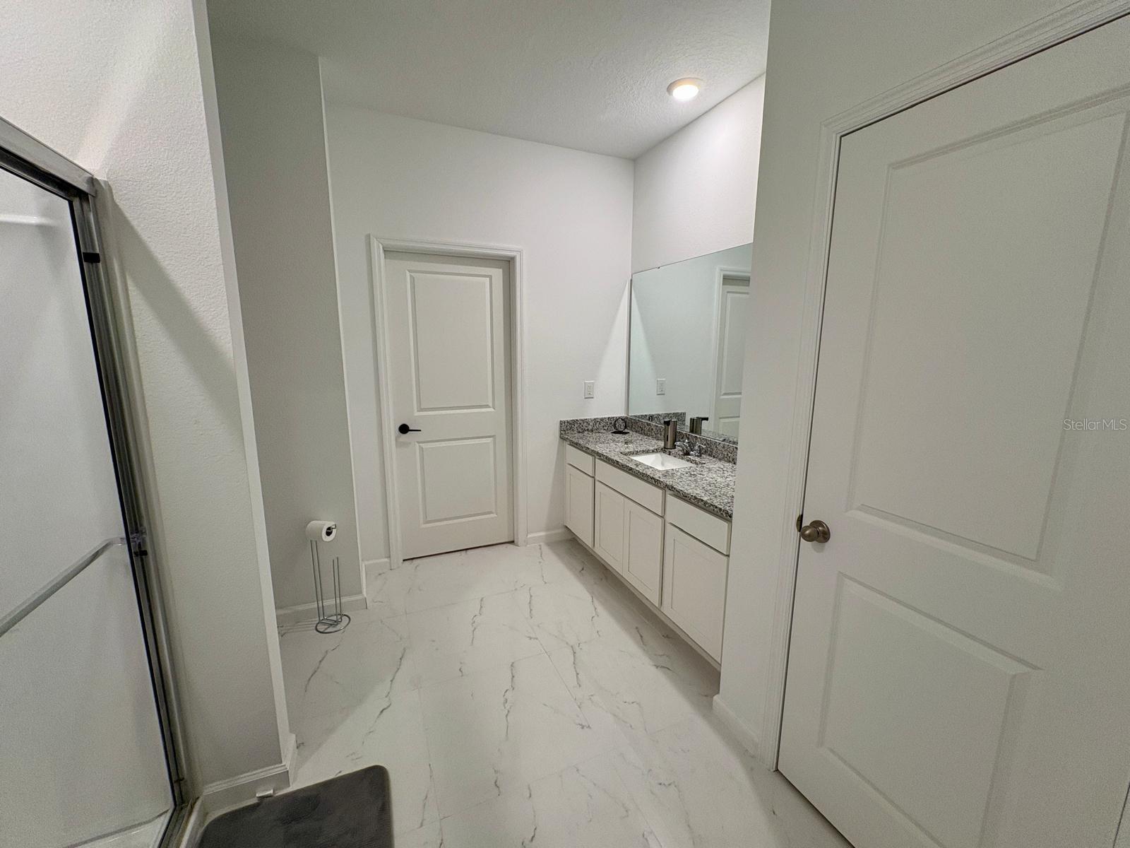 SUNSET HILLS - Residential Lease