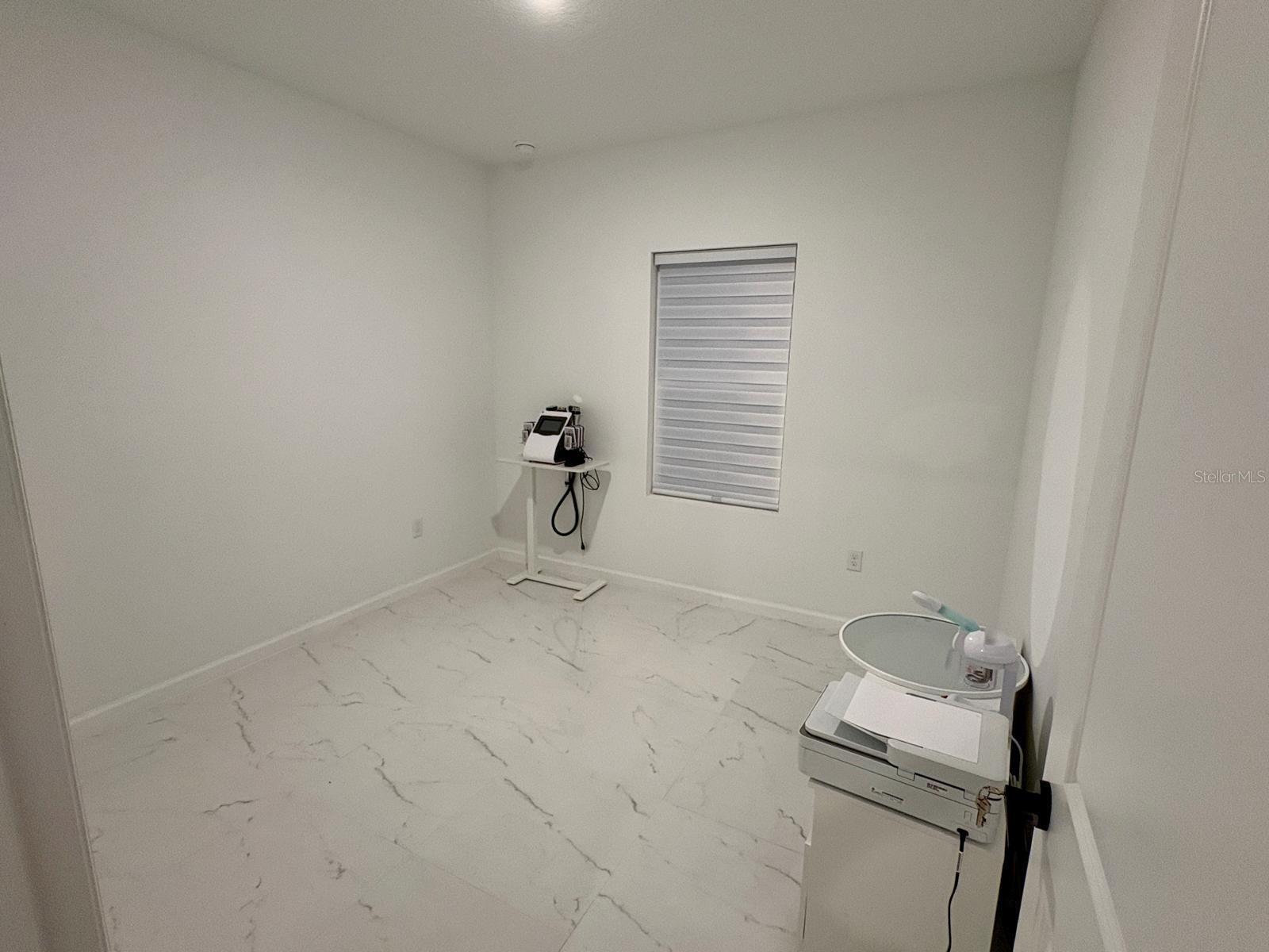 SUNSET HILLS - Residential Lease