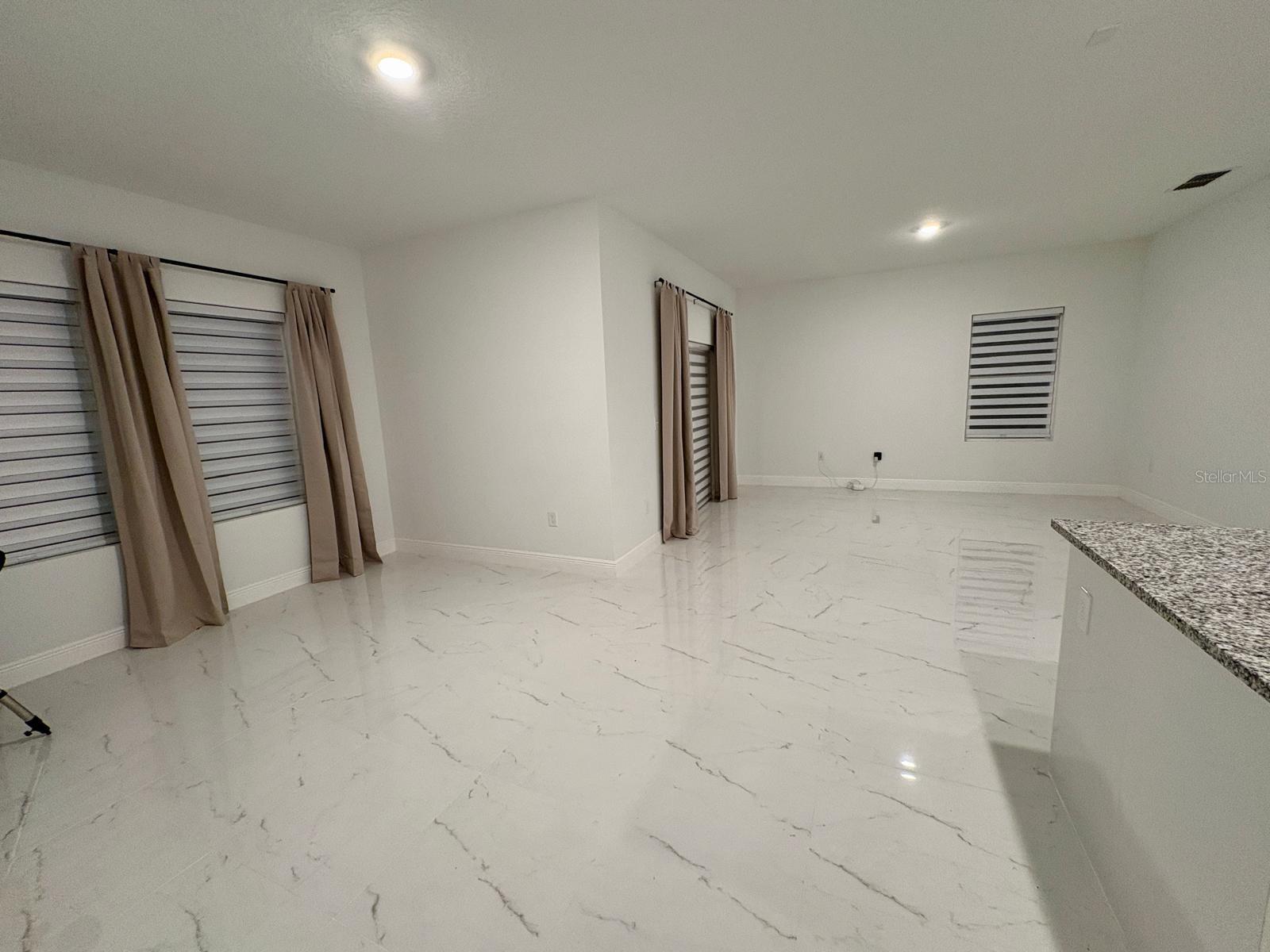 SUNSET HILLS - Residential Lease