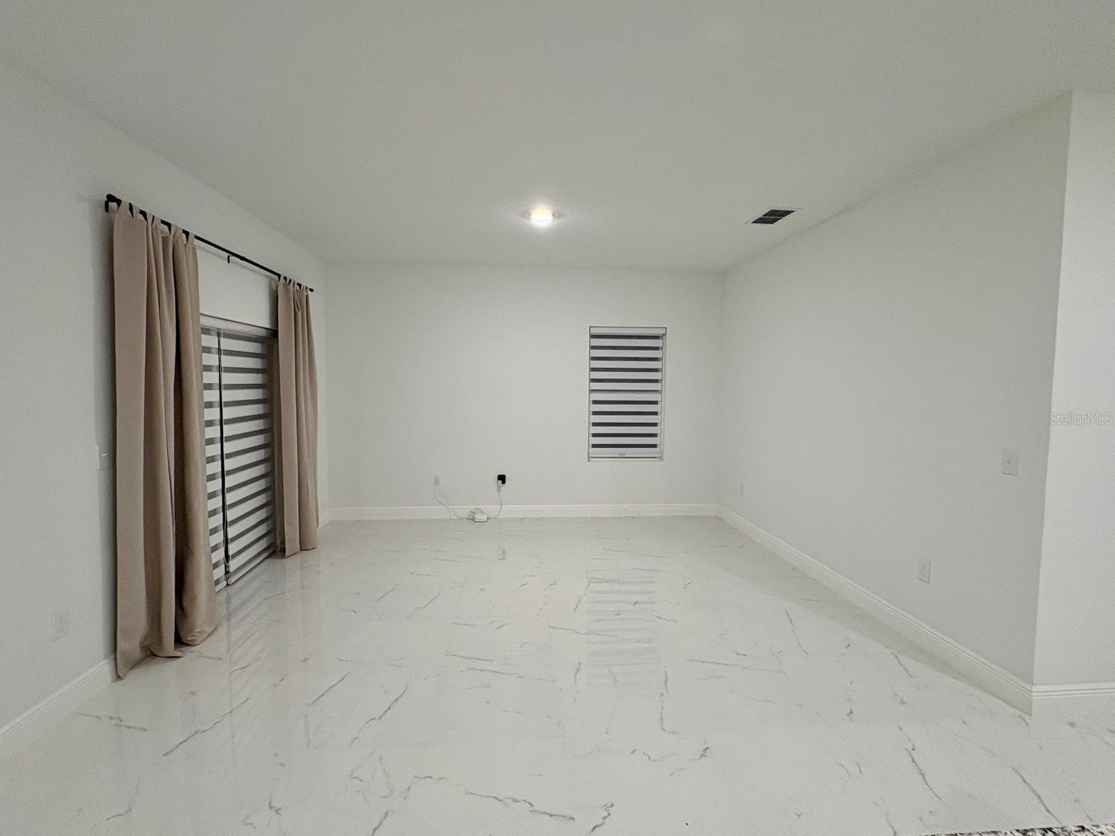 SUNSET HILLS - Residential Lease