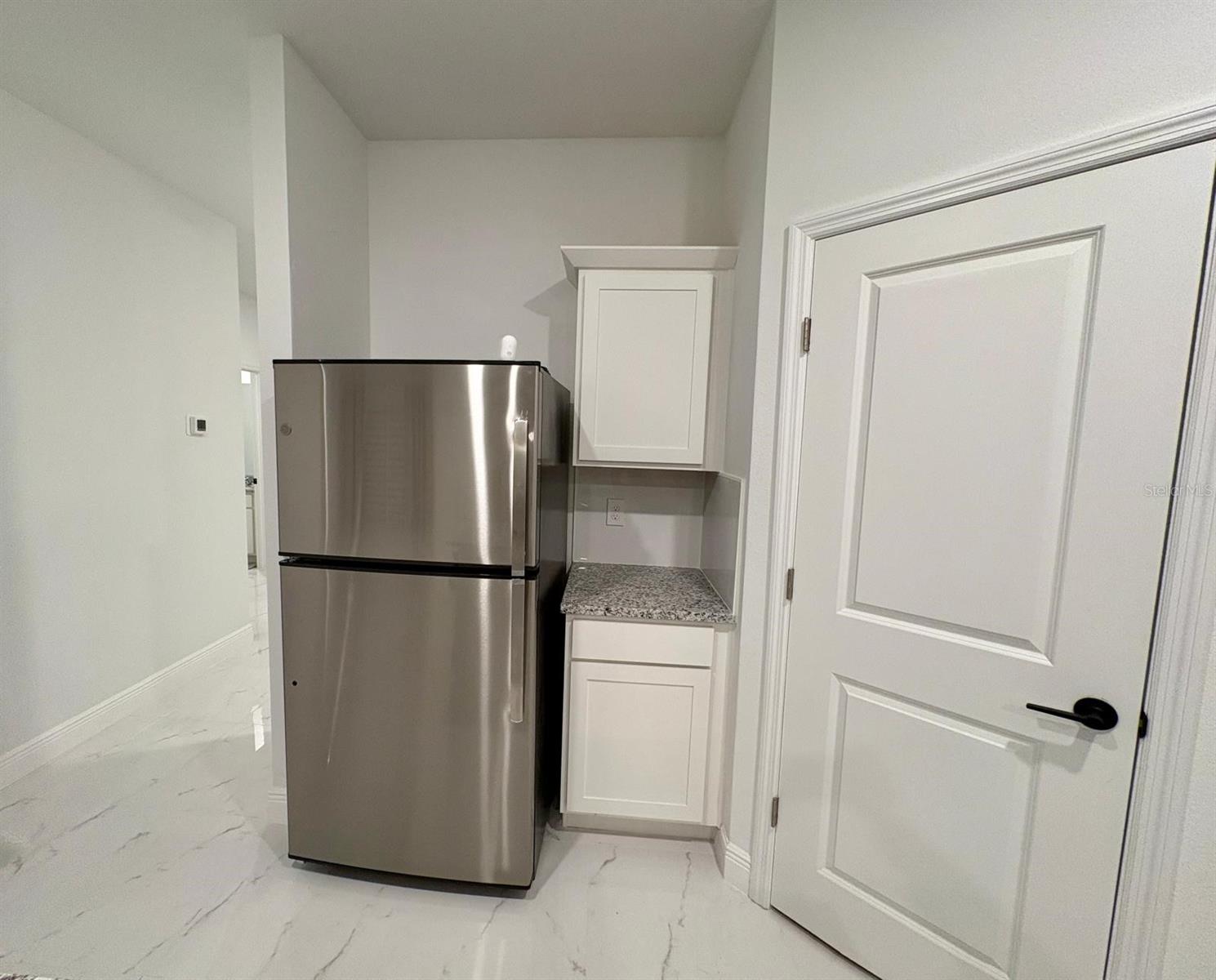 SUNSET HILLS - Residential Lease