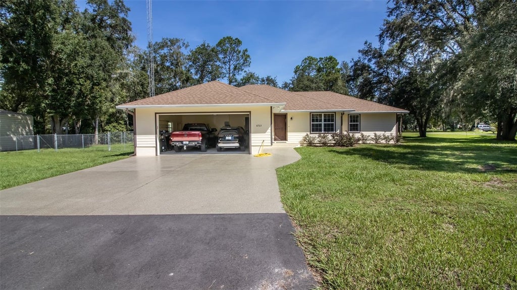 Photo of 6723 SW 95th Street, Hampton, FL 32044 (MLS # GC543539)