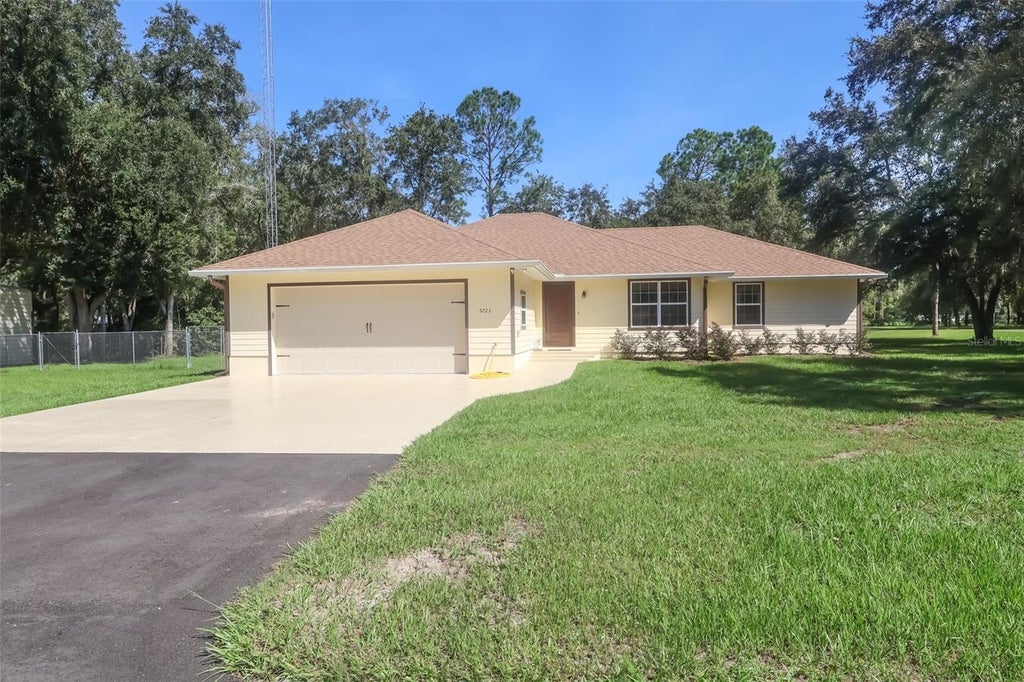 Photo of 6723 SW 95th Street, Hampton, FL 32044 (MLS # GC543539)