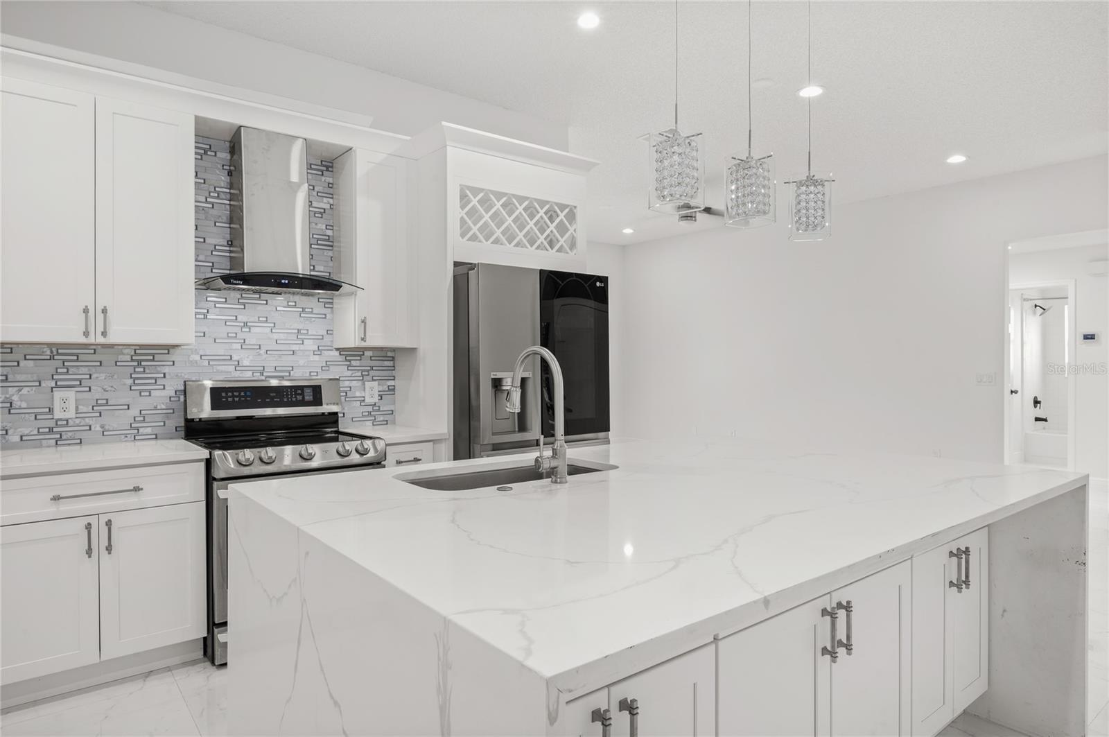 VALENCIA PLACE - Residential