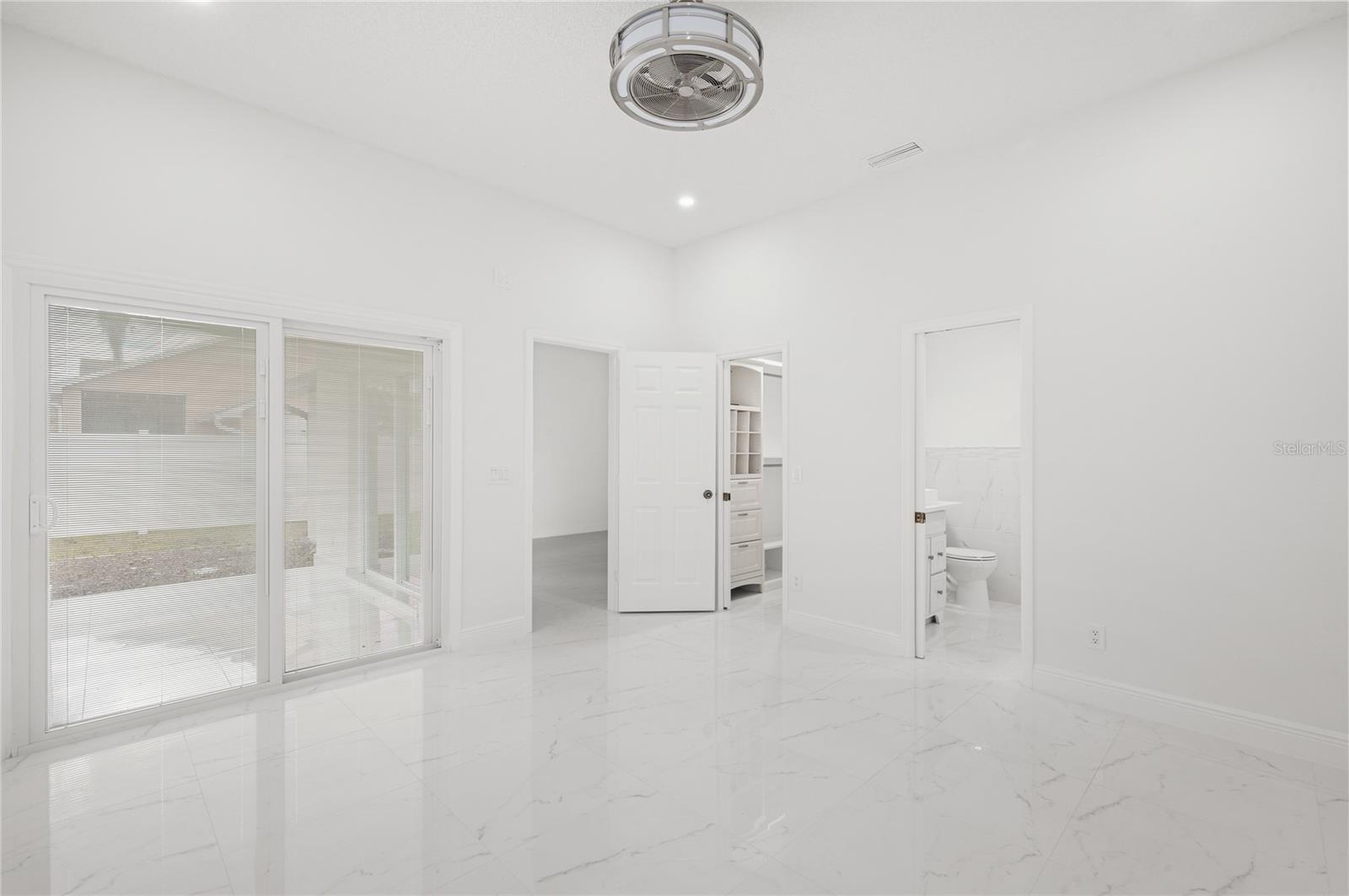 VALENCIA PLACE - Residential