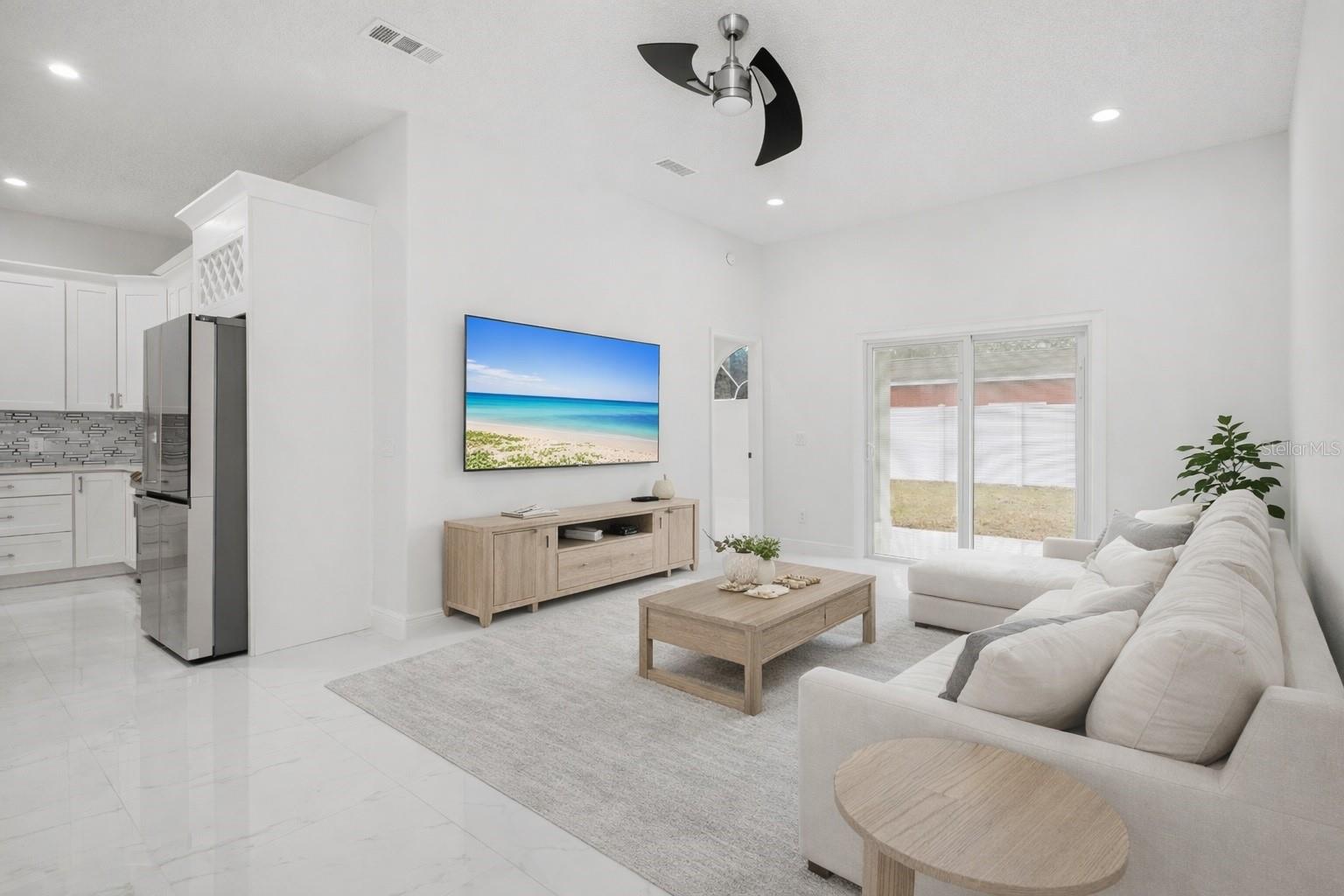 VALENCIA PLACE - Residential