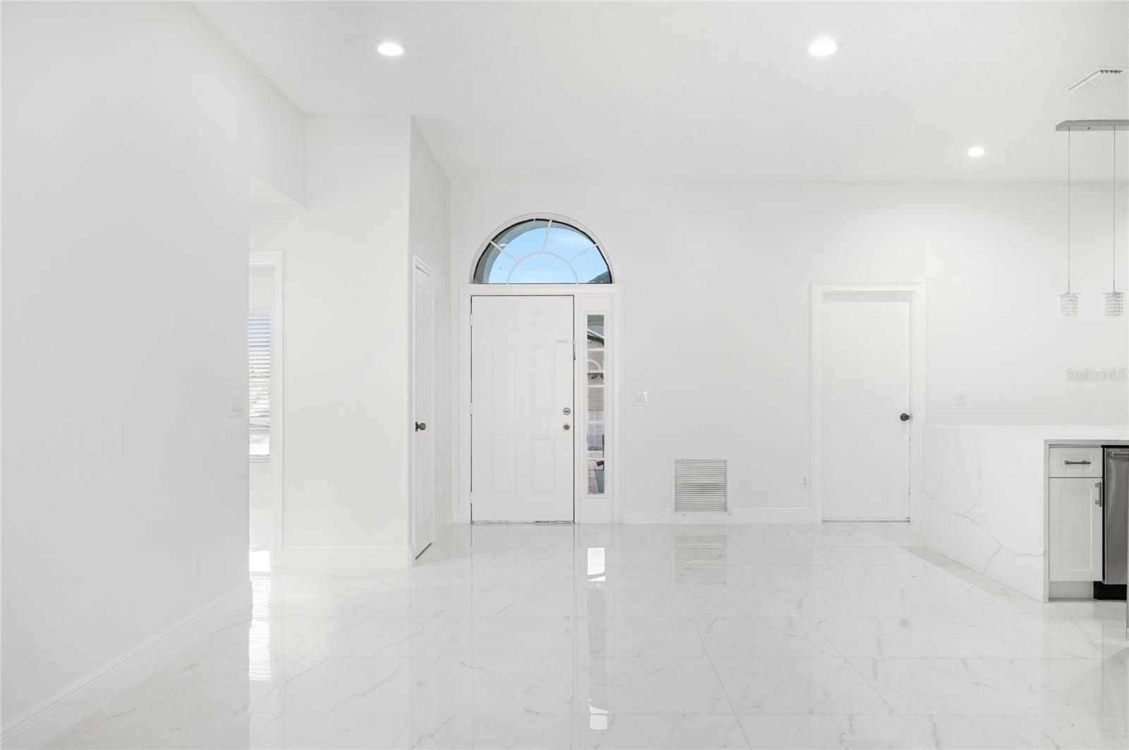 VALENCIA PLACE - Residential