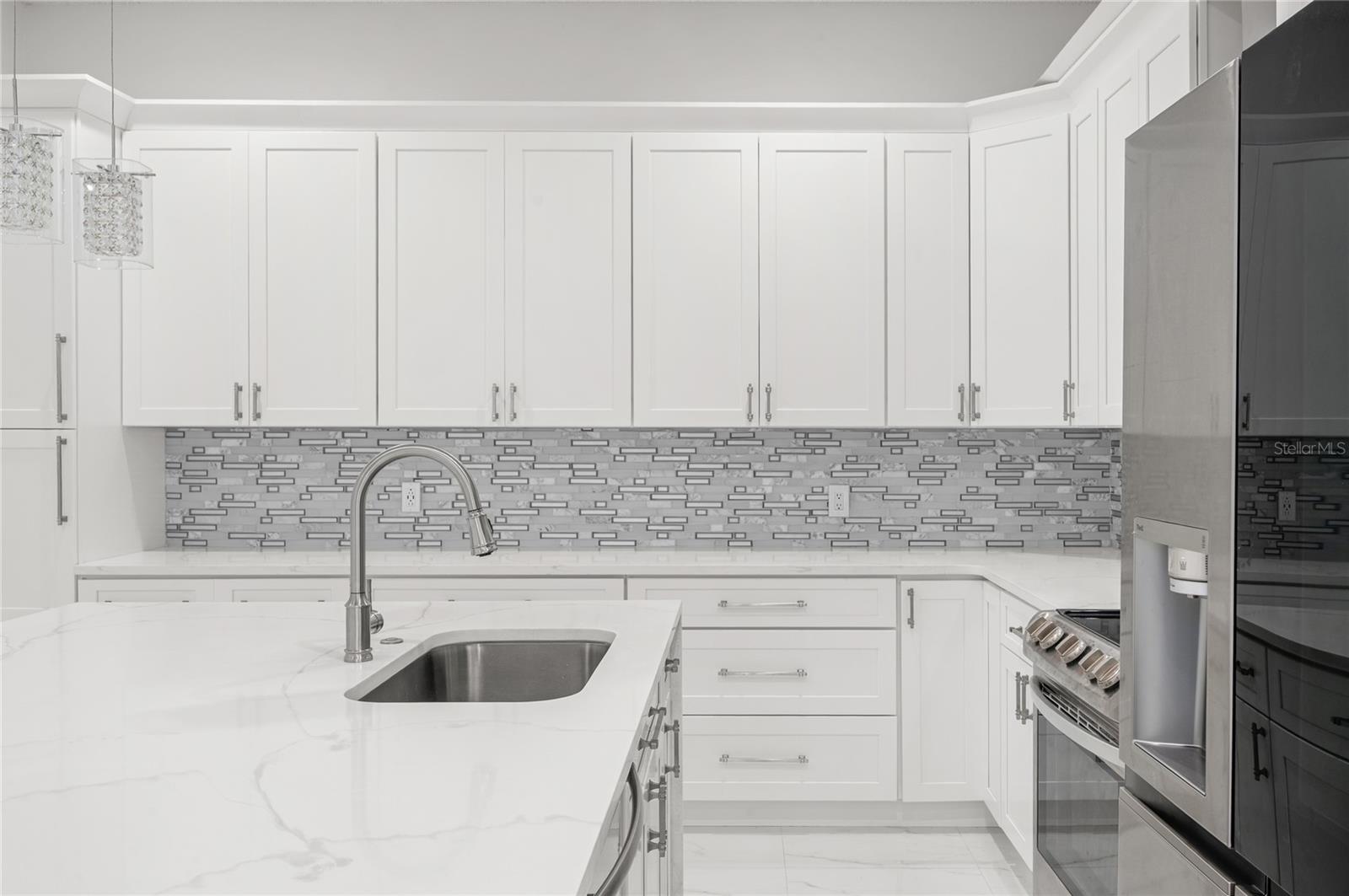 VALENCIA PLACE - Residential