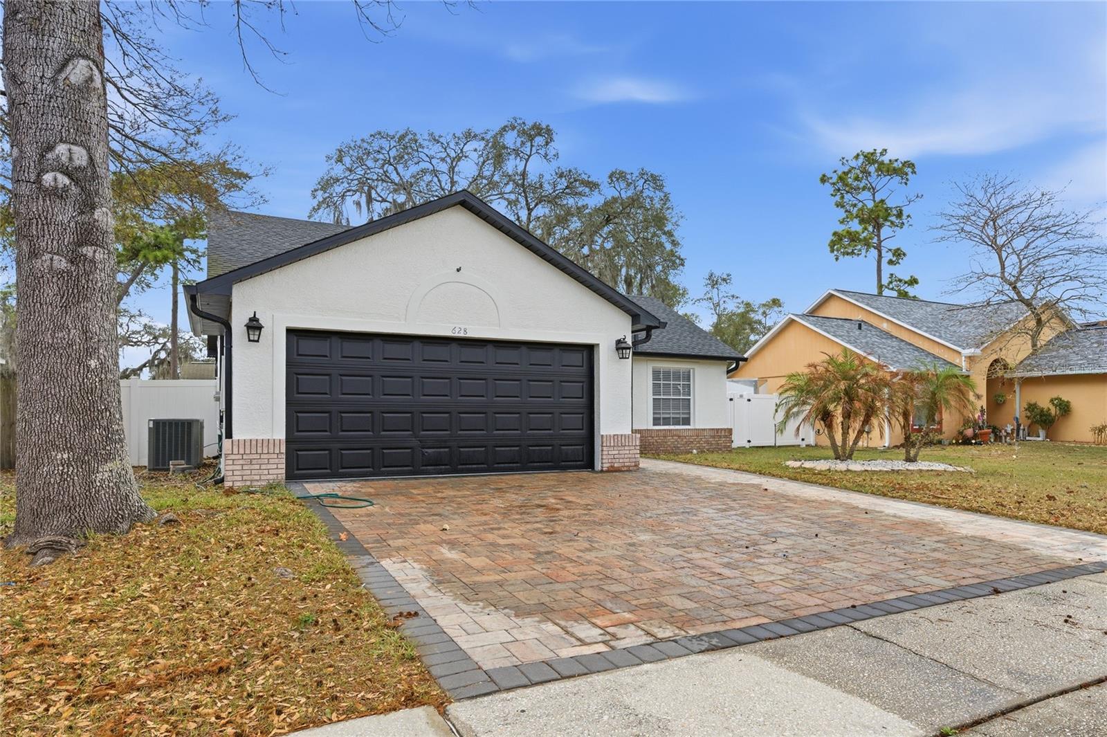 VALENCIA PLACE - Residential