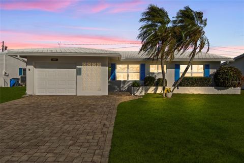 Photo of 9785 Mainlands Boulevard W #1-B, Pinellas Park, FL 33782 (MLS # A4680048)